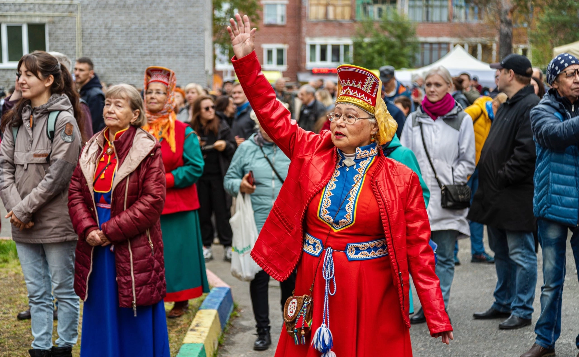 Татьяна Сахарова в рамках поездки в регион приняла участие в открытии XXV юбилейных саамских игр в поселке Лопарская