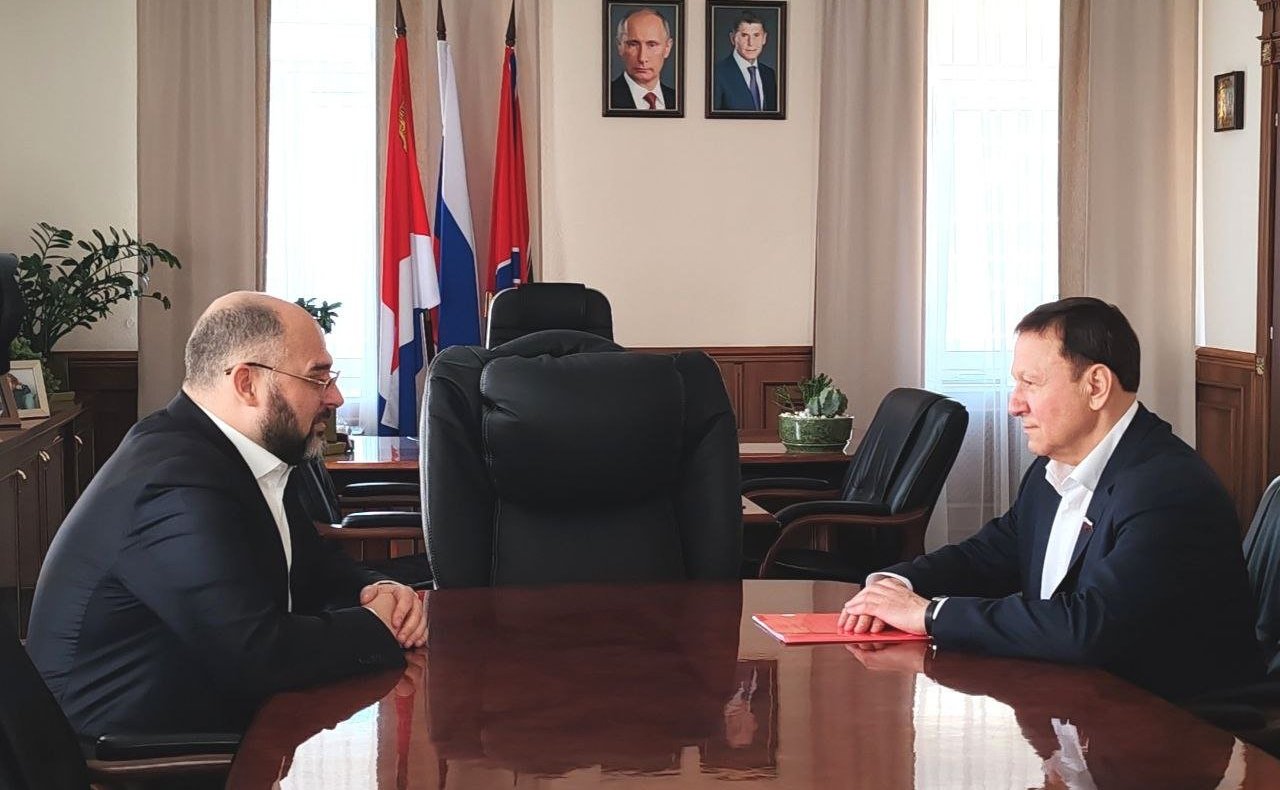 В ходе региональной недели Александр Ролик провел рабочие встречи и осмотрел ряд объектов во Владивостоке