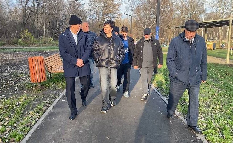 Александр Брыксин проинспектировал в Курске завершение работ по строительству спортплощадки