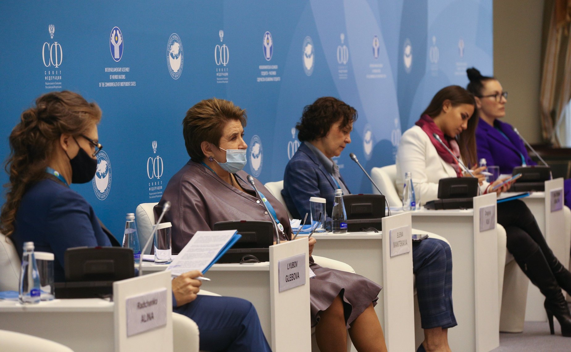 Дискуссионная сессия «Развитие и поддержка гражданских активностей и общественных институтов как основное условие успешной государственной политики. Международный опыт государственно-общественного взаимодействия»