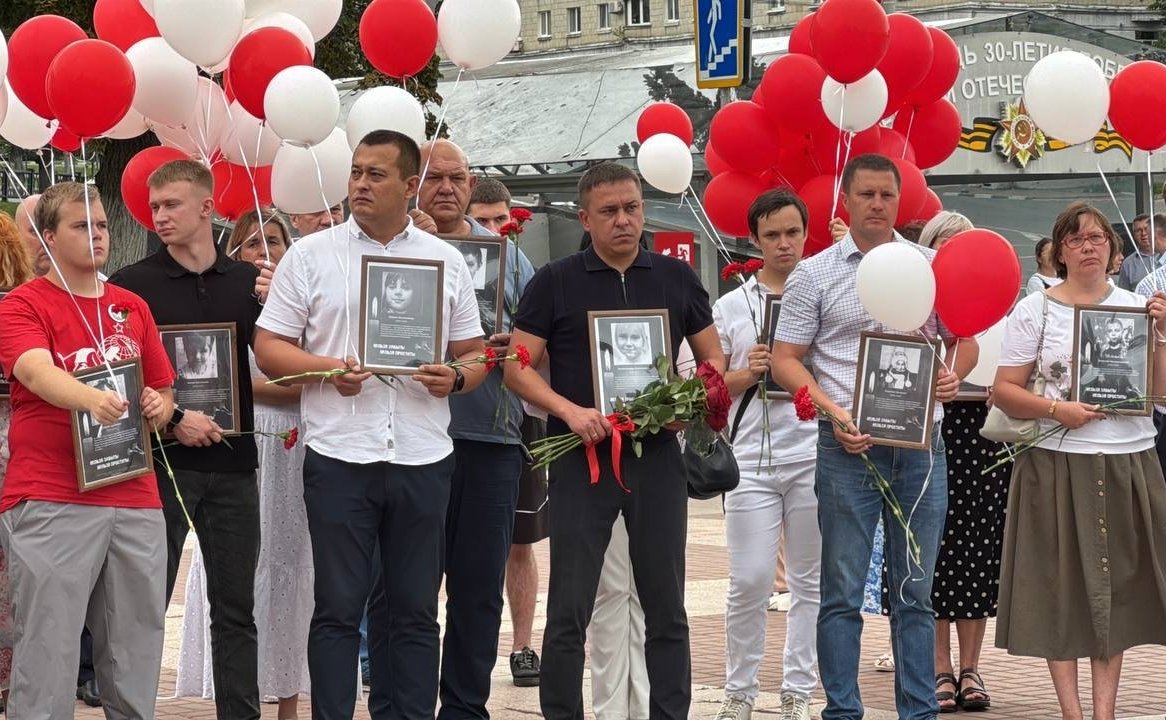 Айрат Гибатдинов почтил память детей — жертв войны в Донбассе