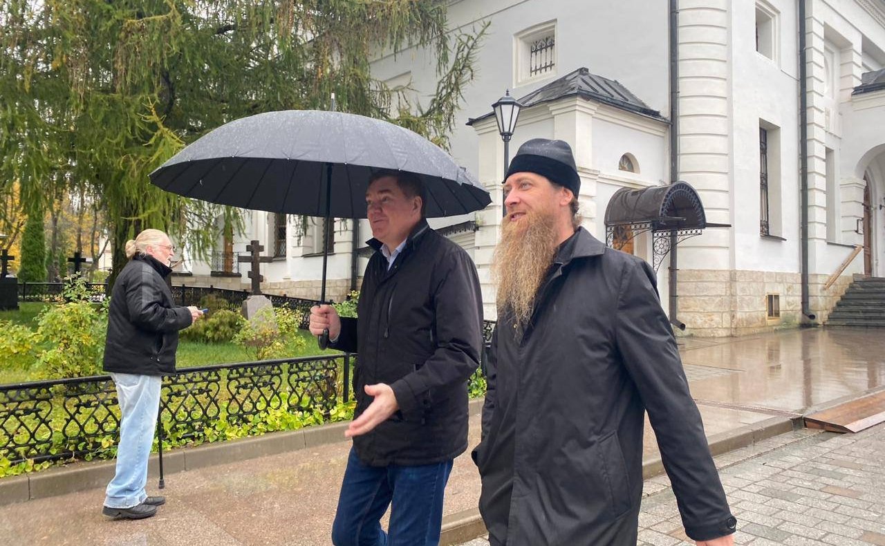 Александр Савин посетил Святой источник и купель в Оптиной пустыни