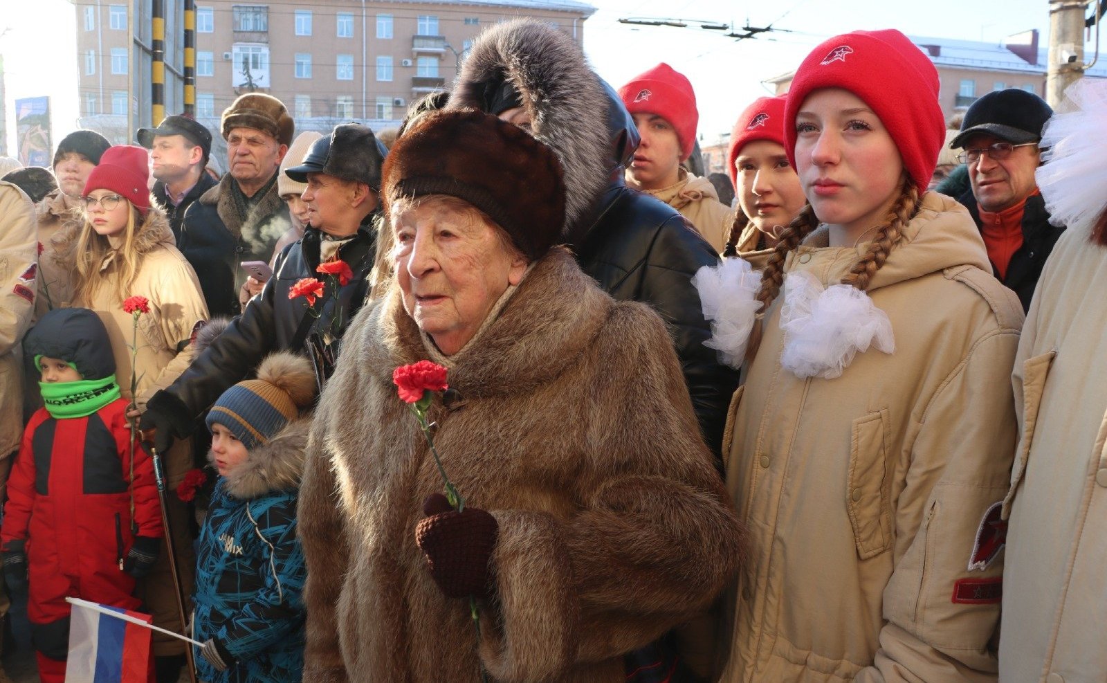 Дмитрий Перминов принял участие в митинге в честь 80-летия со дня снятия блокады, который прошел на Ленинградской площади