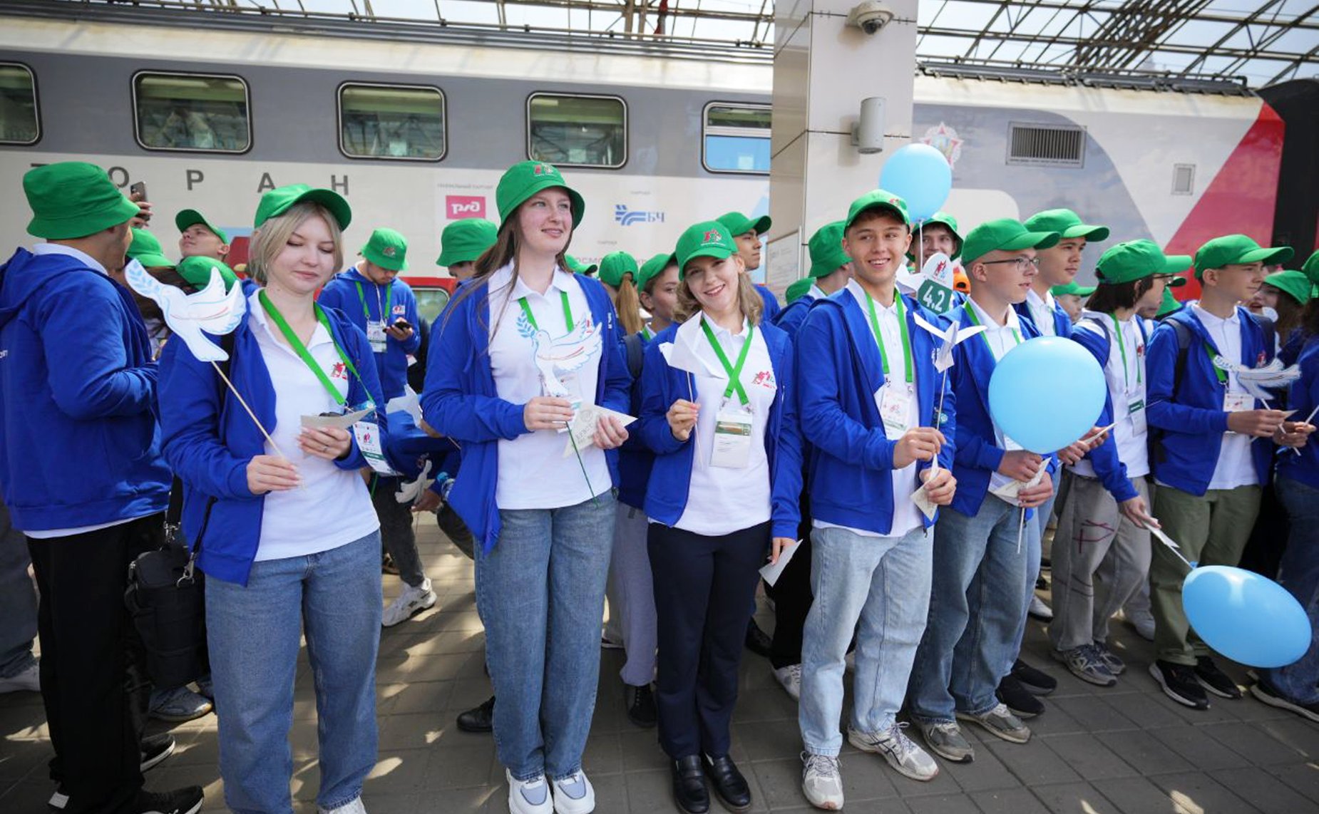 Торжественная встреча участников проекта «Поезд памяти» (фото Фонд «Культурное пространство»)