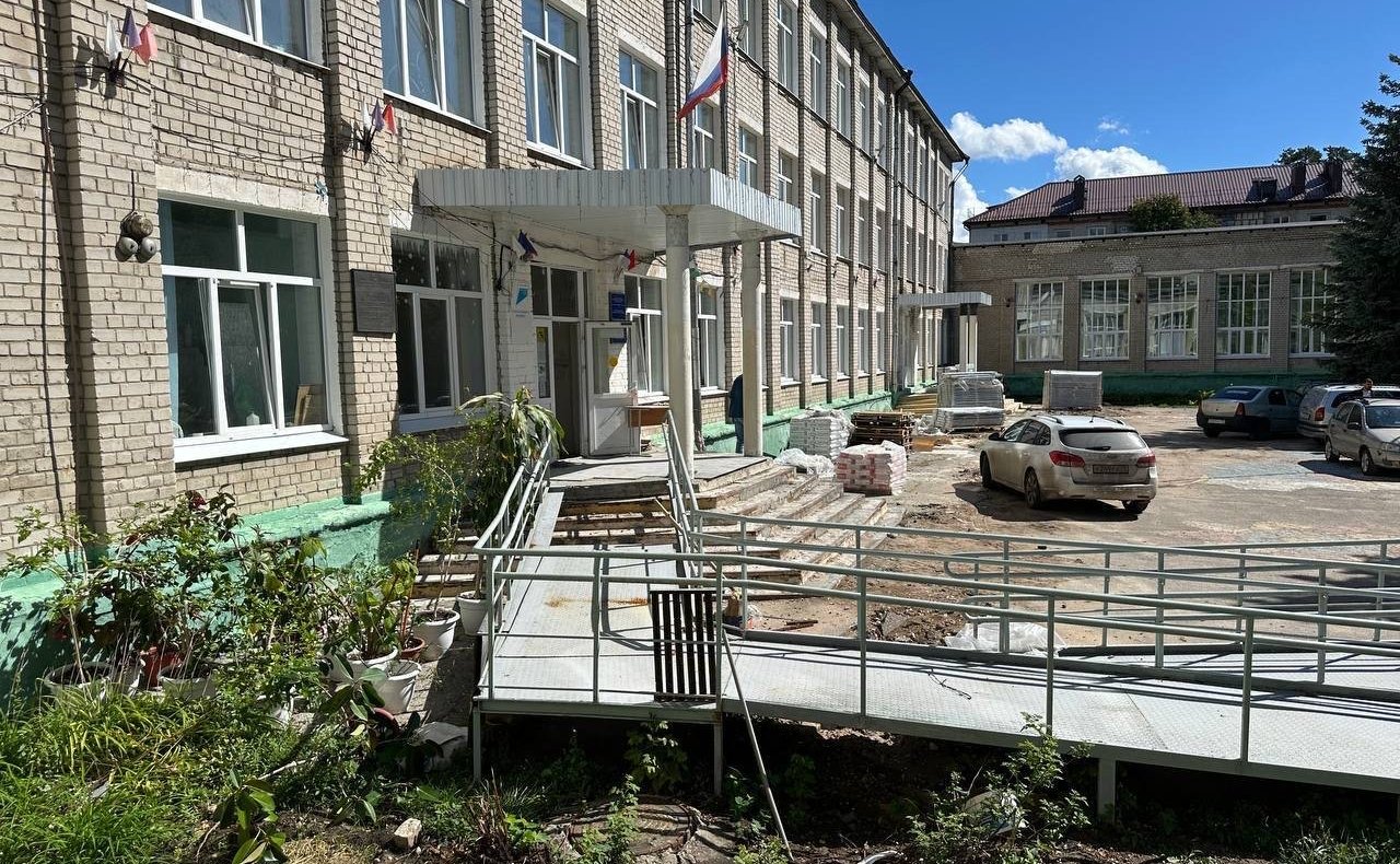 Айрат Гибатдинов совершил рабочую поездку в город Димитровград и Мелекесский район, где посетил ряд ключевых социальных и медицинских объектов