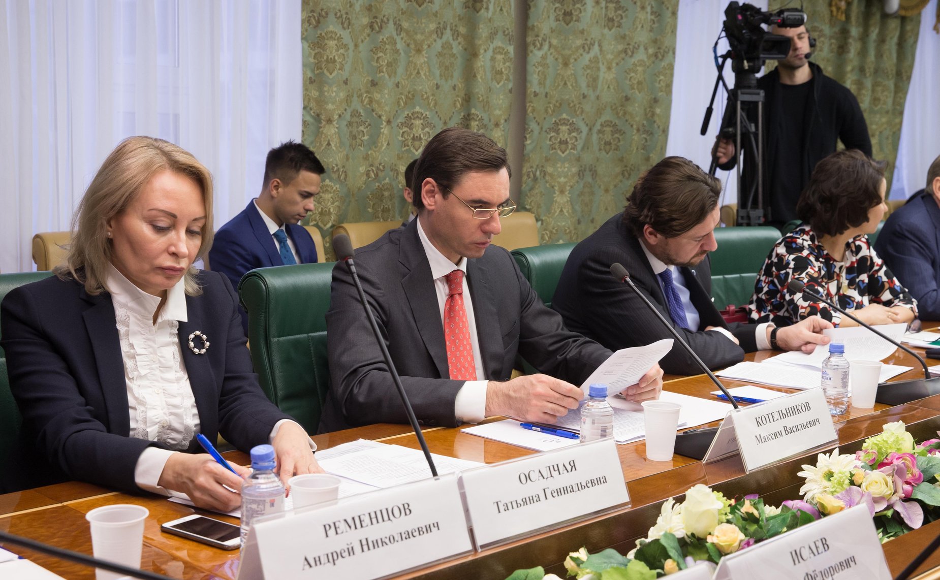 «Круглый стол», посвященный актуальным вопросам совершенствования механизмов по увеличению числа граждан, обучающихся в вузах России