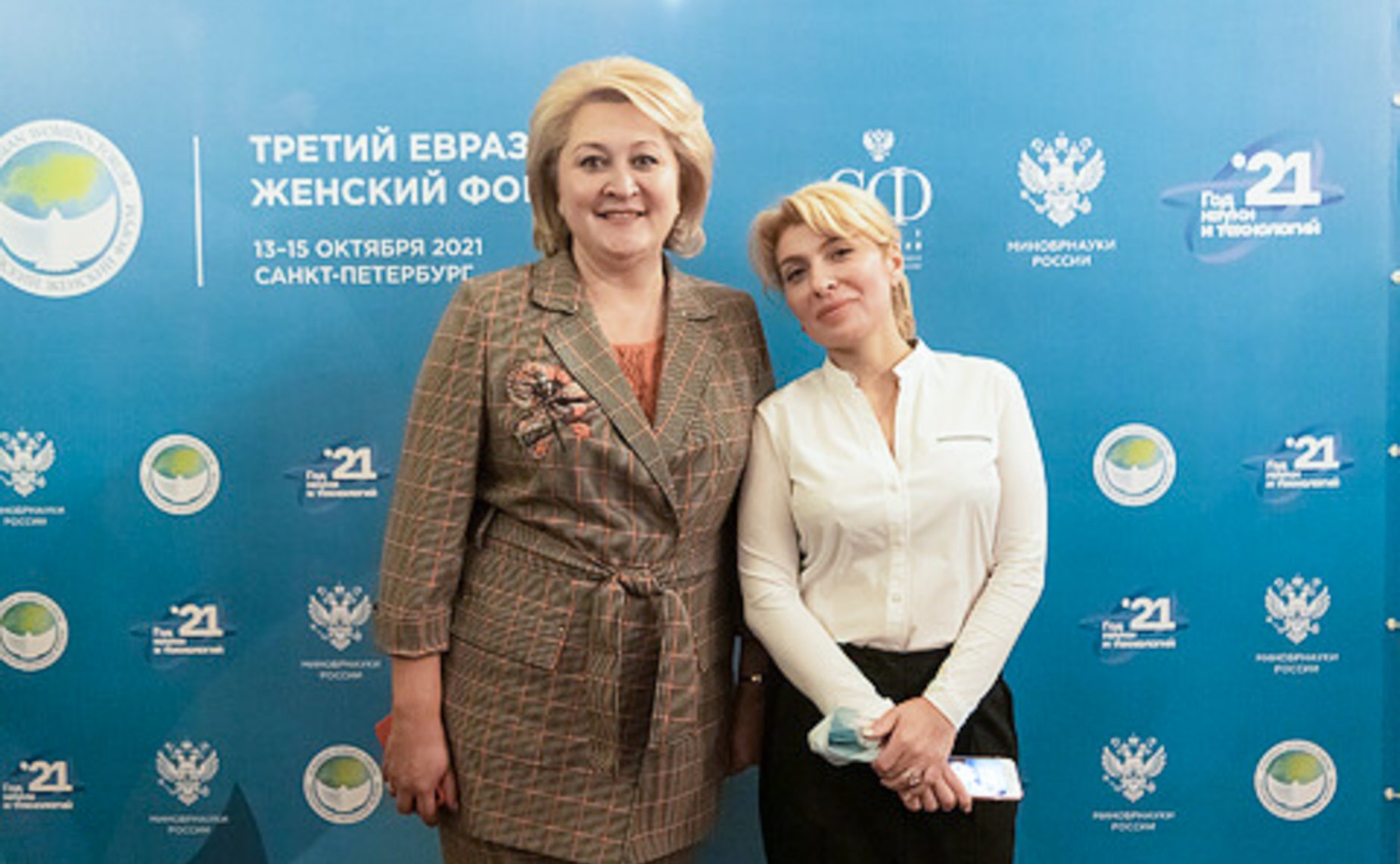 Лилия Гумерова и директор Объединенного института ядерных исследований, академик РАН Григорий Трубников провели дискуссионный бранч SCIENCE-party в Доме ученых им. М. Горького РАН