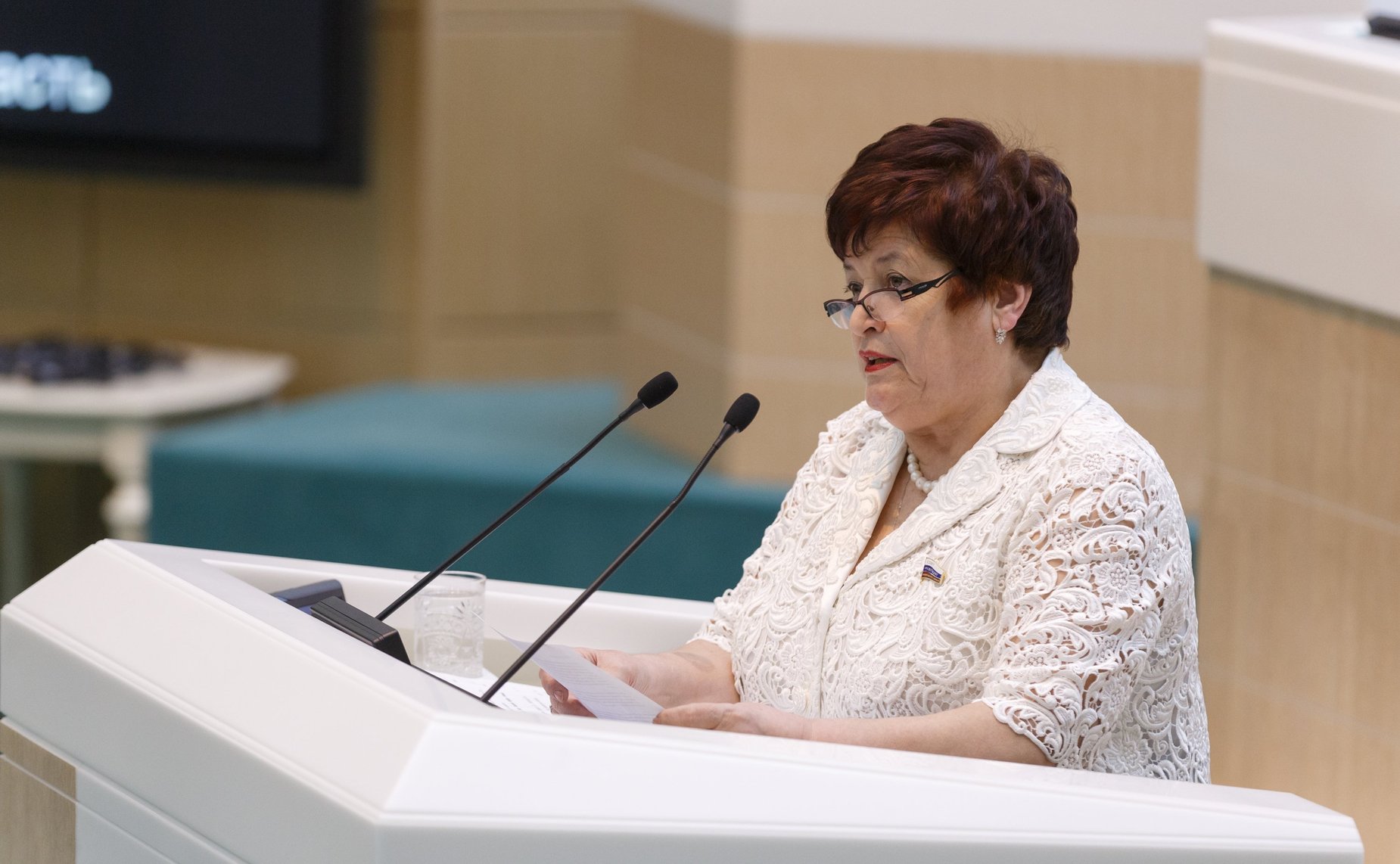 Л. Козлова на 391-м заседании Совета Федерации