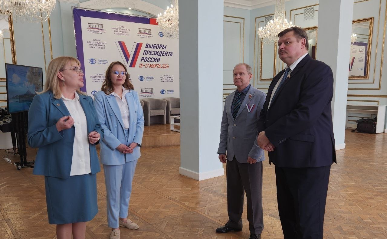 Сергей Колбин в один из дней выборов Президента Российской Федерации посетил штаб Общественного наблюдения Севастополя