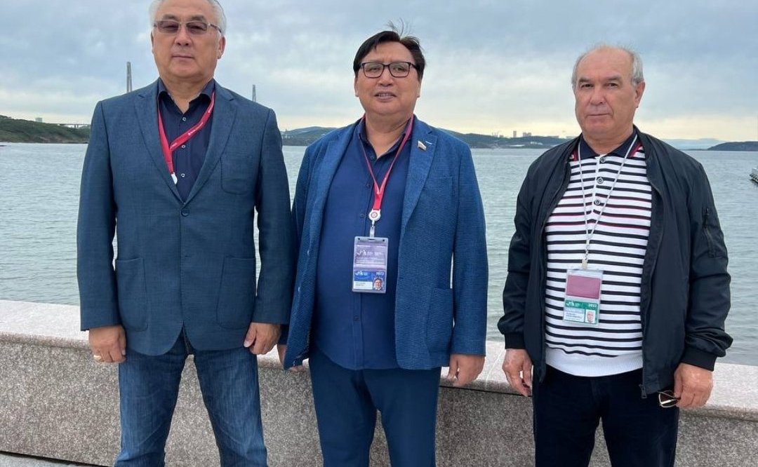 Баир Жамсуев принимает участие в работе VII Восточного экономического форума