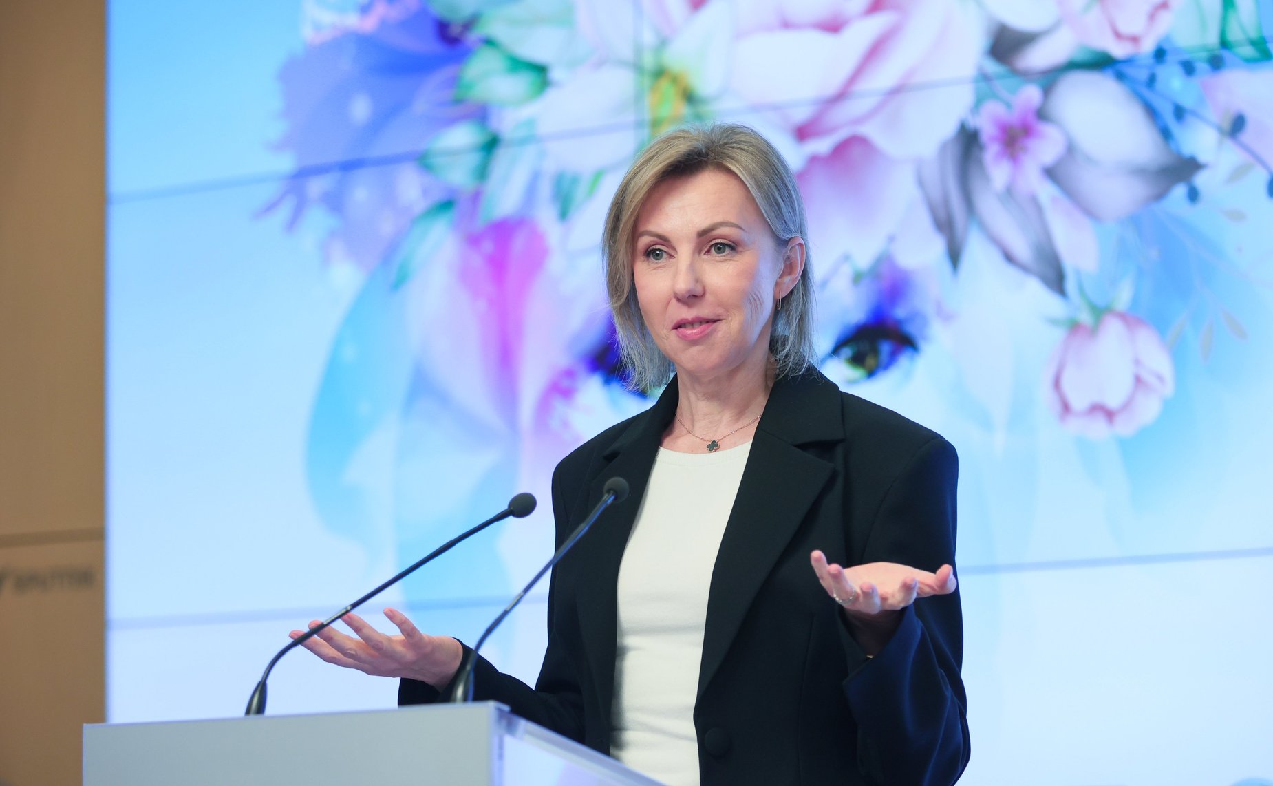 Заседание Дискуссионного клуба им. В.Г. Змазовой на тему: «Красота в женских руках!» (фото МИА «Россия Сегодня»)