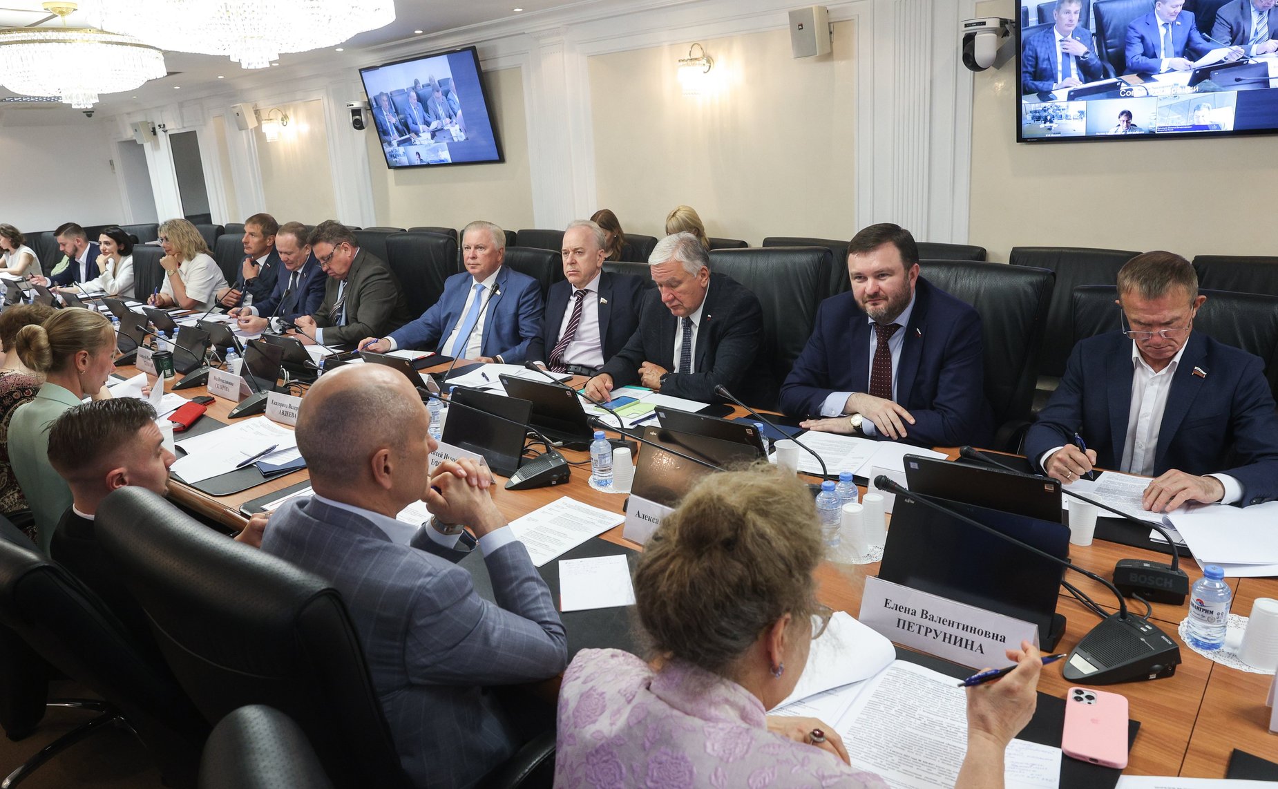 Круглый стол на тему «Актуальные вопросы законодательного регулирования и механизмов саморегулирования в сфере реализации товаров и услуг с использованием информационно-телекоммуникационной сети «Интернет»»