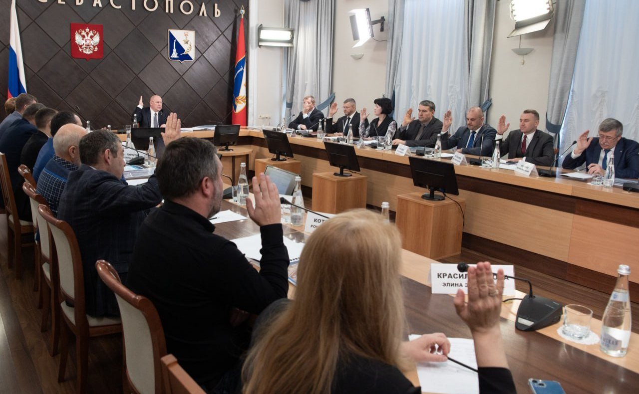 Екатерина Алтабаева приняла участие в заседании градостроительного совета, которое провел губернатор Севастополя Михаил Развожаев