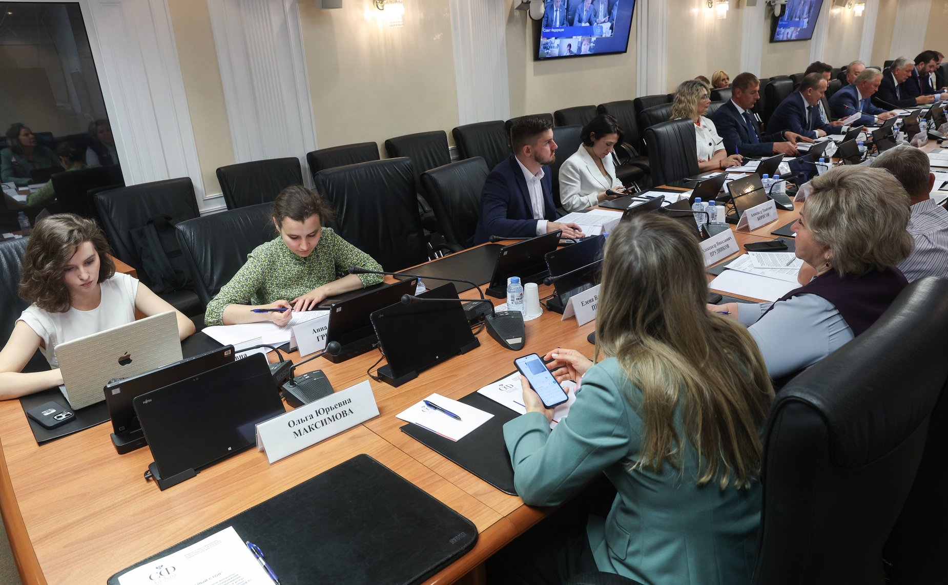 Круглый стол на тему «Актуальные вопросы законодательного регулирования и механизмов саморегулирования в сфере реализации товаров и услуг с использованием информационно-телекоммуникационной сети «Интернет»»