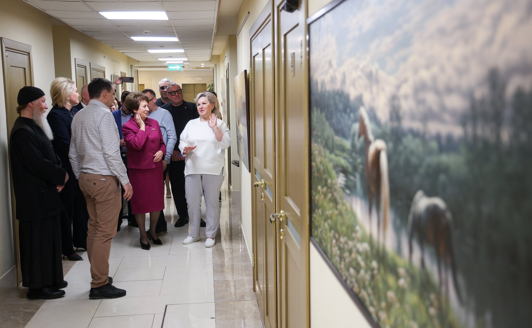 Открытие в Совете Федерации художественной выставки «Выставка живописи» художника А. Адамова