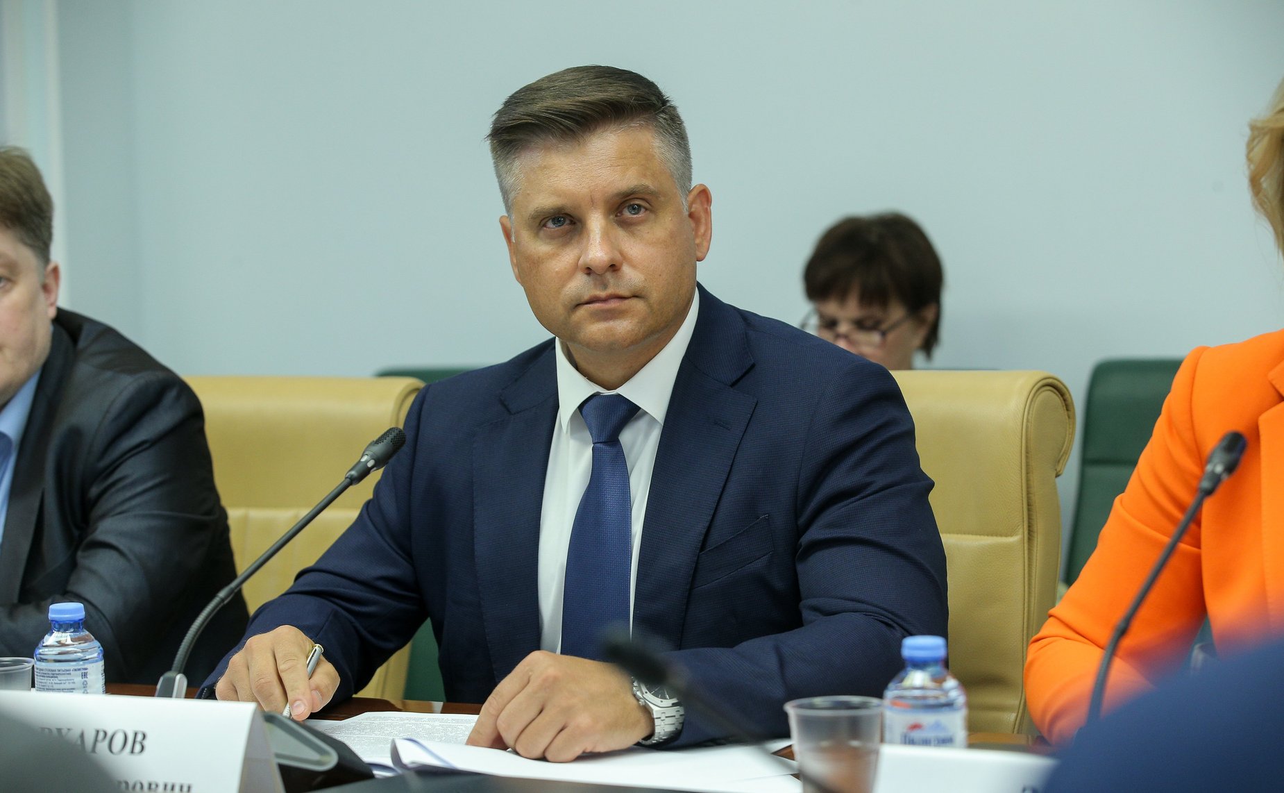 Юрий Архаров