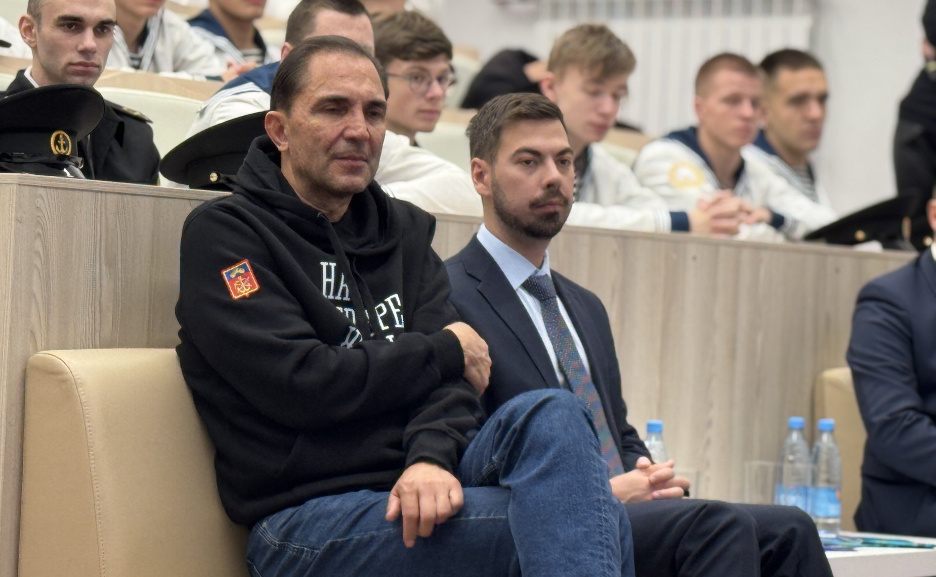Во встрече со студентами Мурманского арктического университета приняли участие сенаторы РФ Анатолий Широков, Елена Дягилева, Виктор Кресс, Анна Отке и Андрей Хапочкин