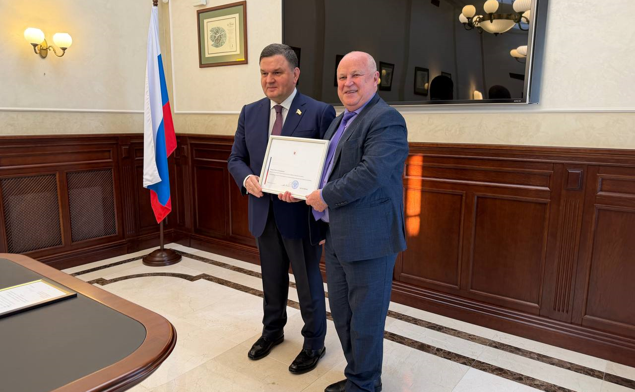 Сергей Перминов вручил сенатские награды землякам-Ленинградцам