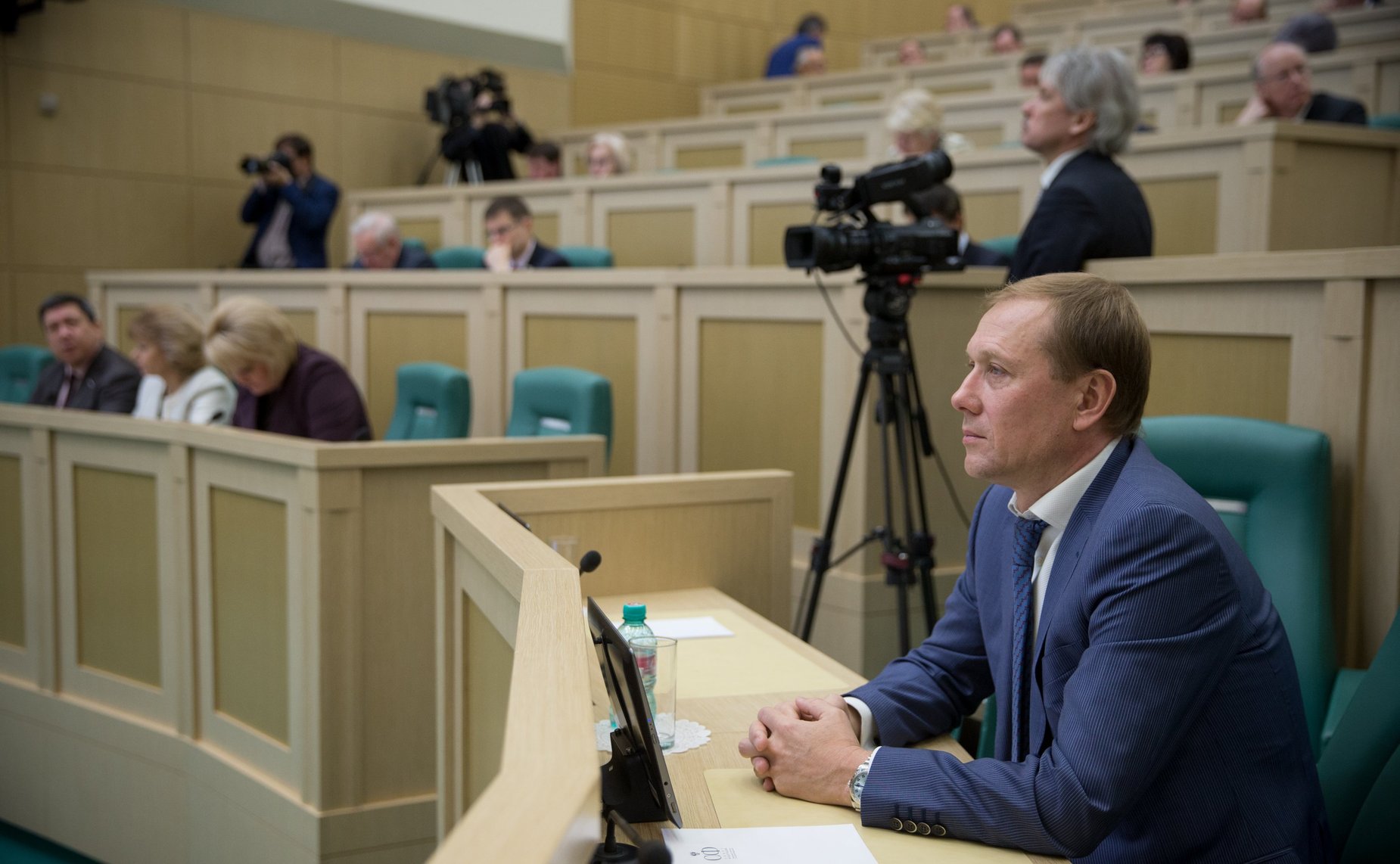 В зале заседаний на 404-м заседании Совета Федерации