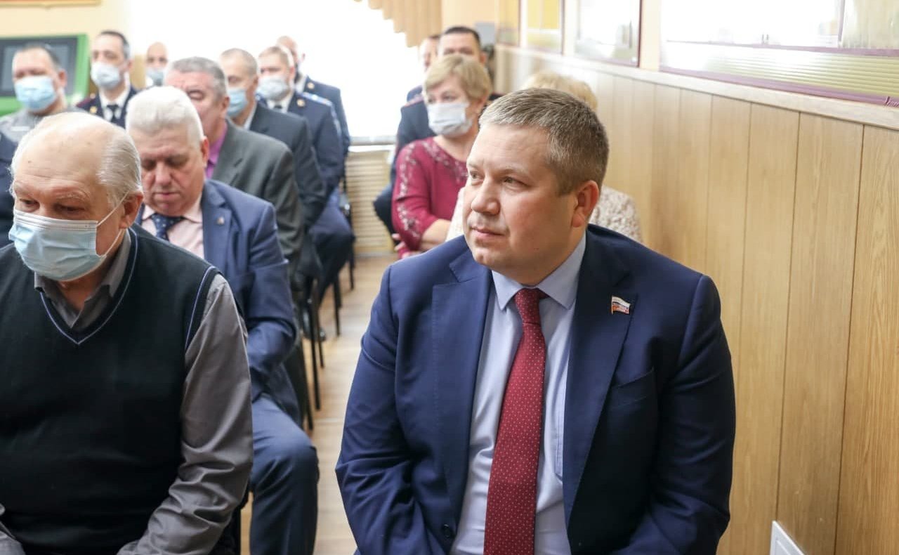 Денис Гусев принял участие в торжественной церемонии по случаю 90-летия со дня образования Управления Министерства внутренних дел РФ по Ненецкому автономному округу