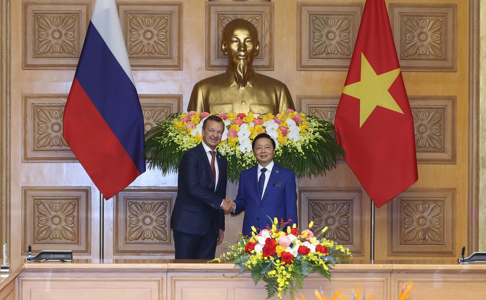 Первый заместитель Председателя СФ Андрей Яцкин провел встречу с заместителем Премьер-Министра Правительства Вьетнама Чан Хонг Ха