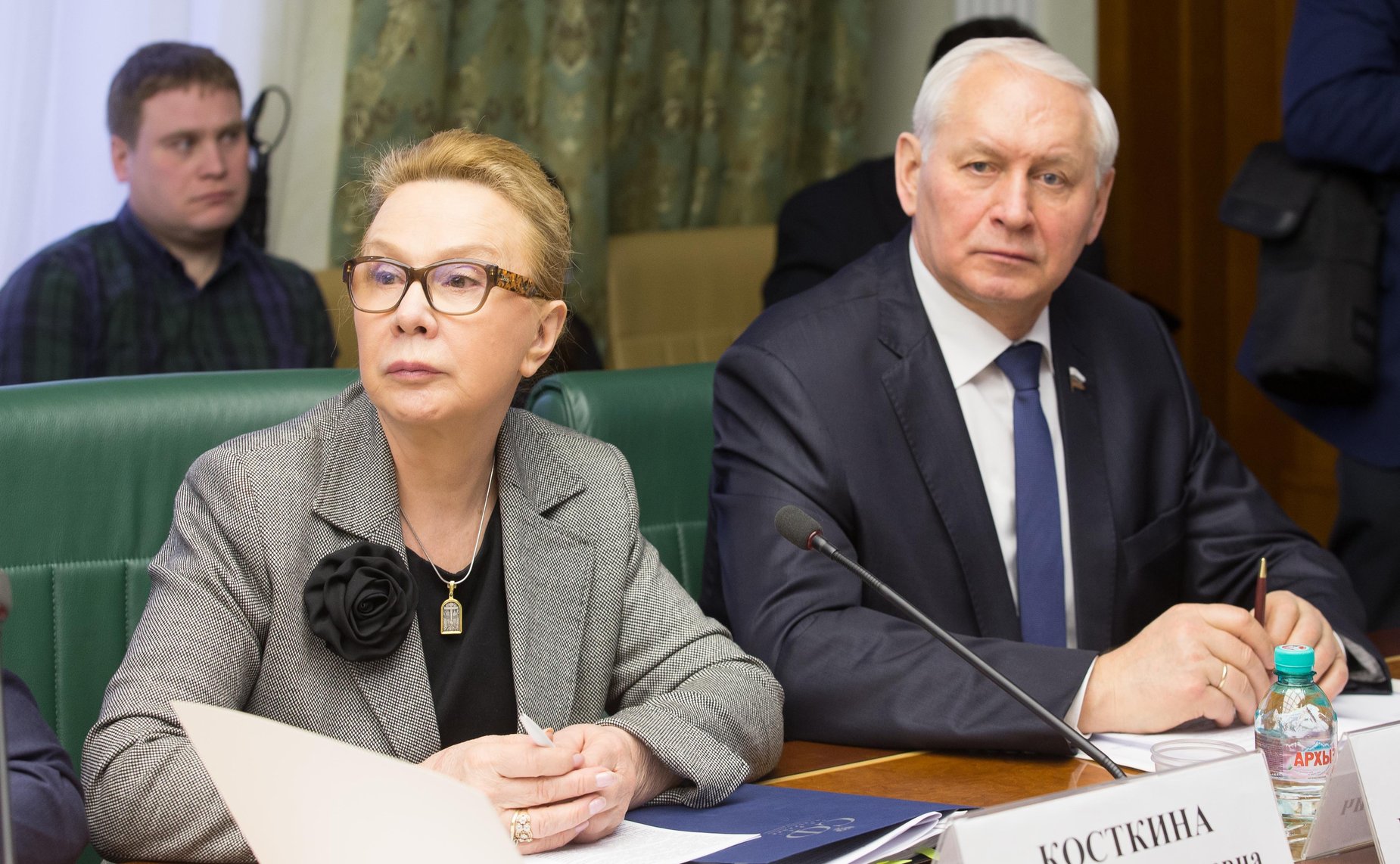 Л. Косткина и Г. Тихомиров на заседании Президиума Научно-экспертного совета при Председателе СФ