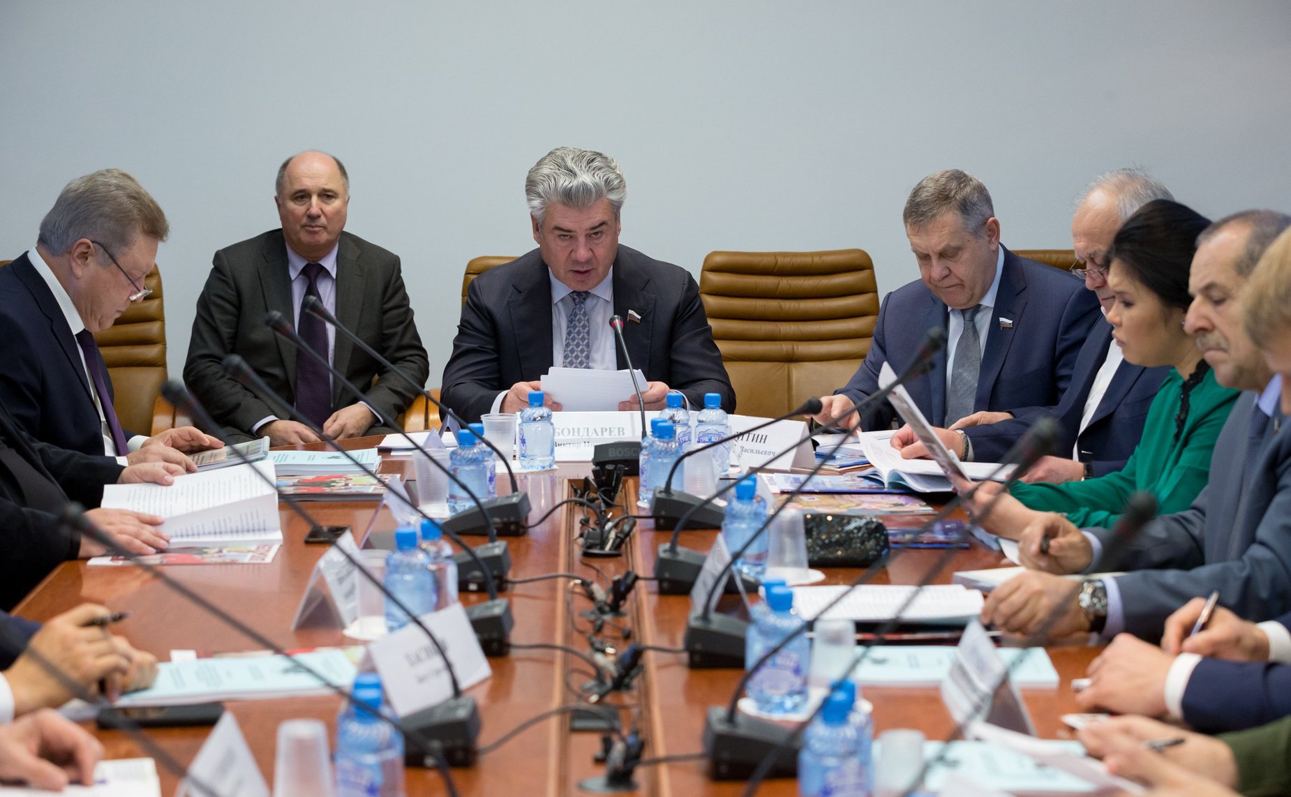 В. Бондарев