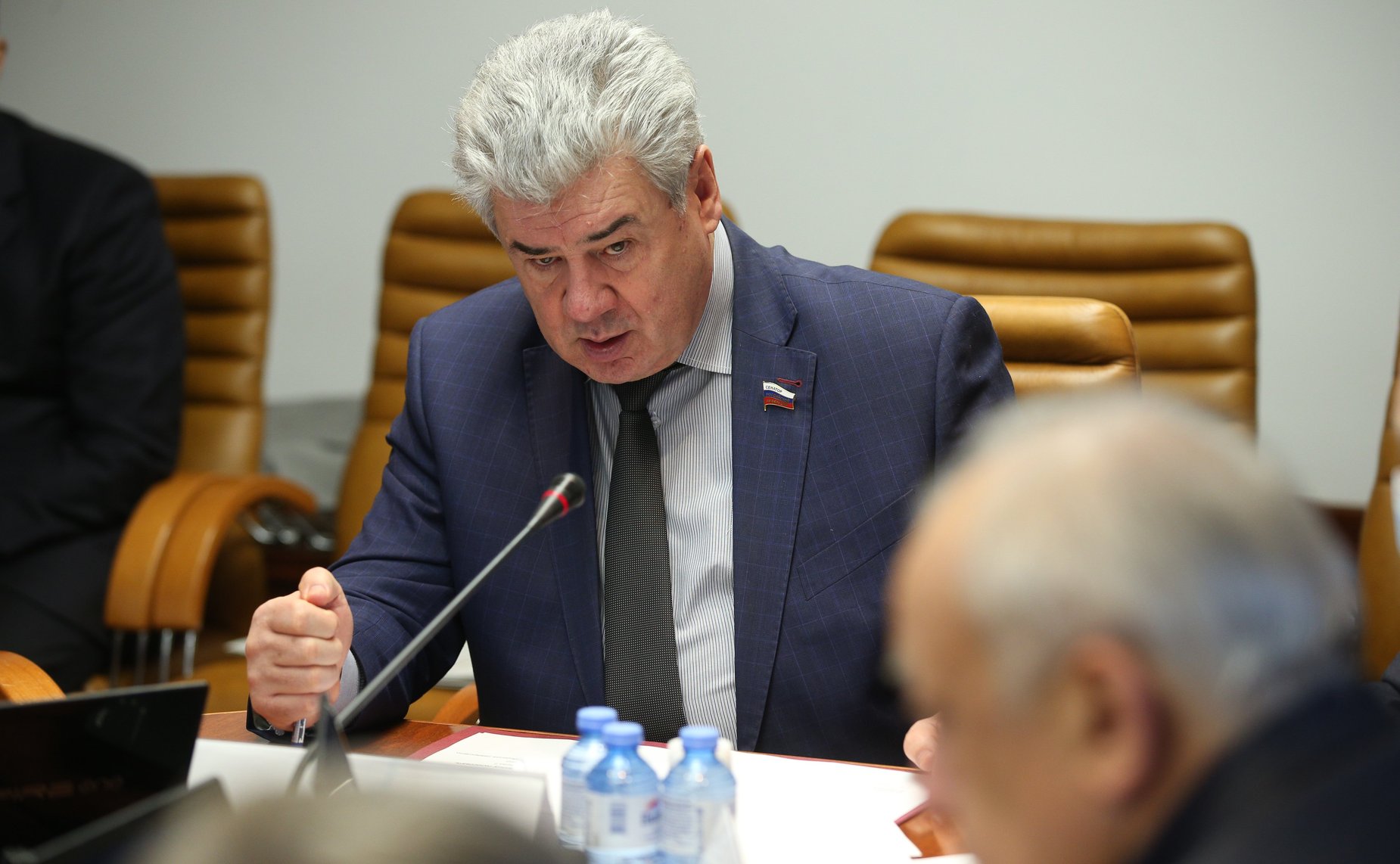 Виктор Бондарев