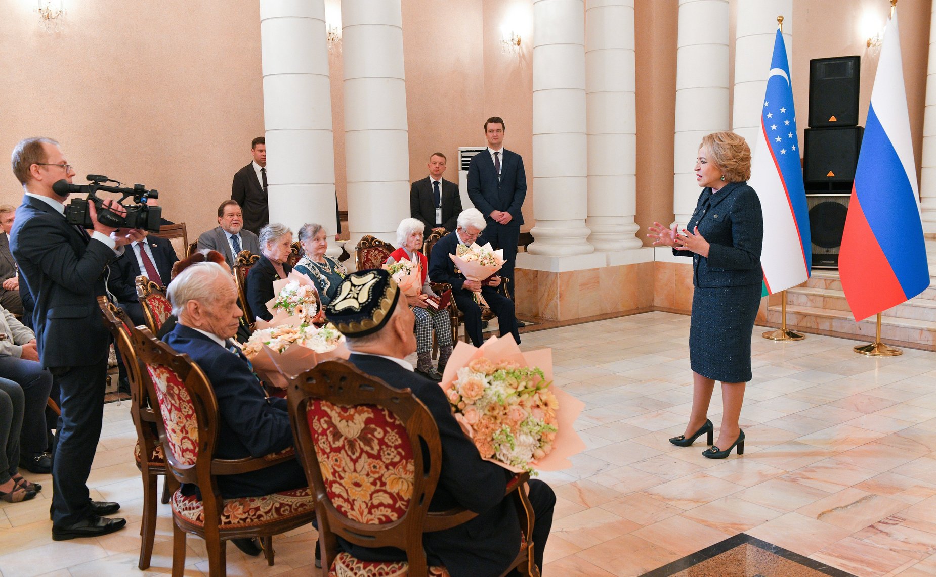 В преддверии Дня Победы Валентина Матвиенко встретилась в Ташкенте с ветеранами Великой Отечественной войны и блокадниками (Фото Спутник Узбекистан)