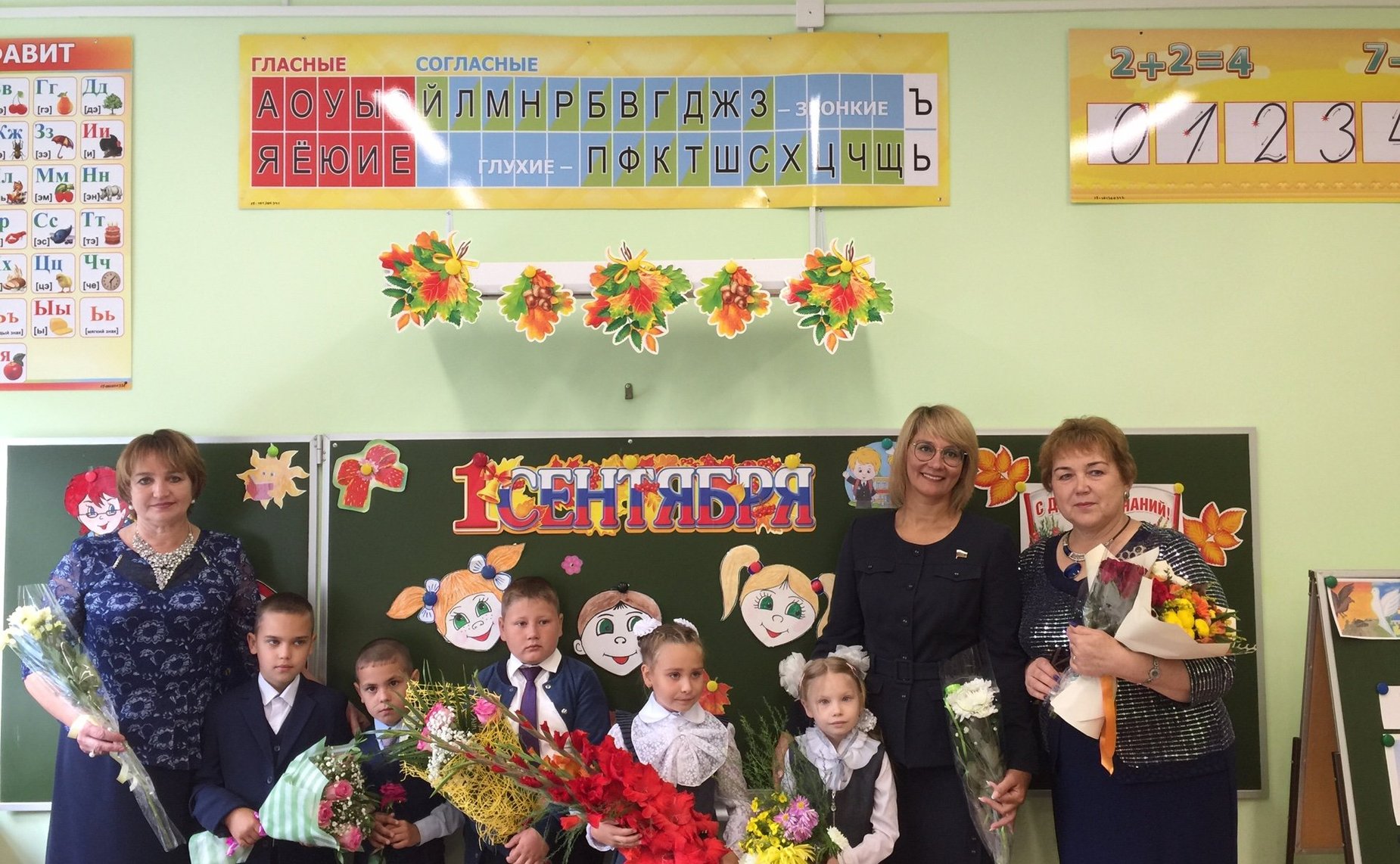 Наталия Косихина приняла участие в торжественной линейке Полянской основной школы в деревне Поляна Гаврилов-Ямского района Ярославской области