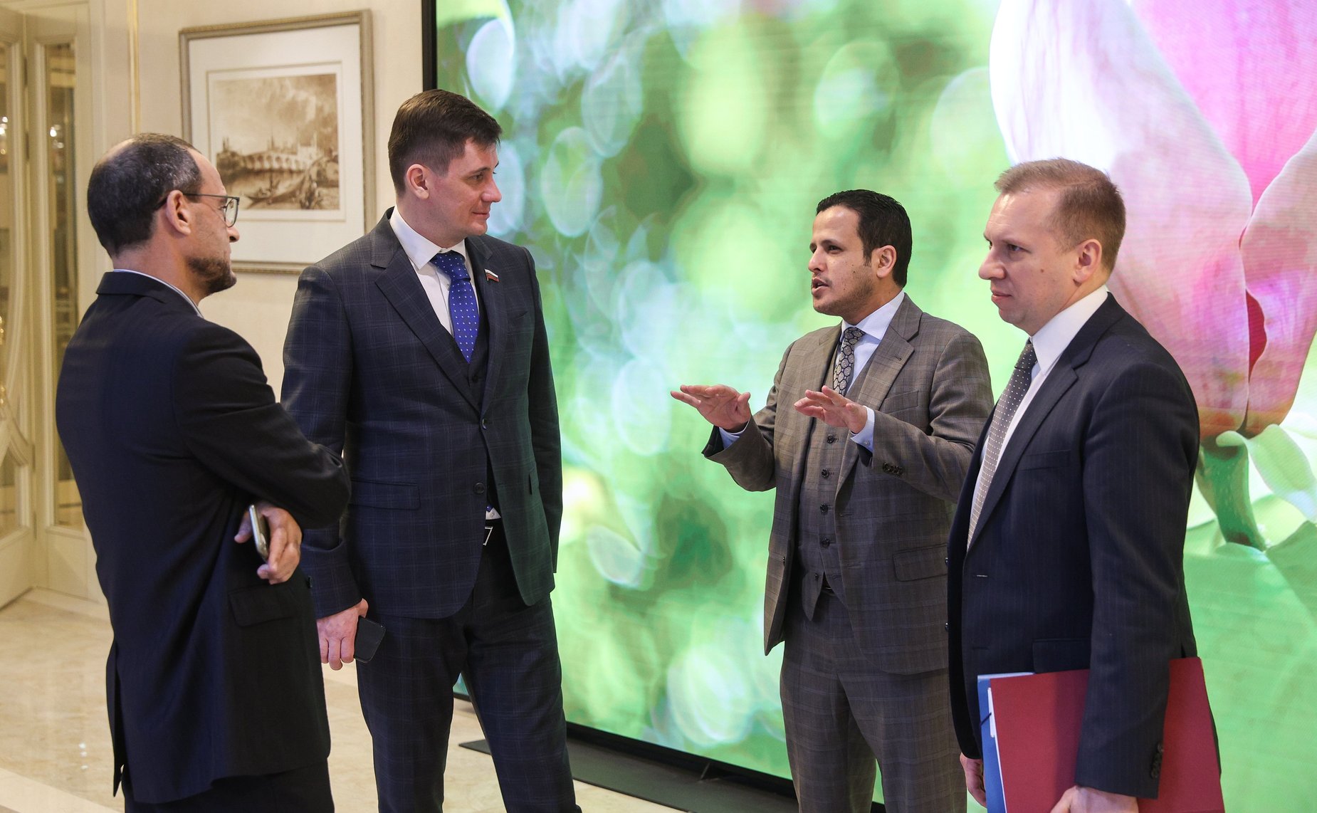 Встреча руководителя группы по сотрудничеству СФ с Консультативным советом Королевства Саудовская Аравия Белана Хамчиева с Чрезвычайным и Полномочным Послом Королевства Саудовская Аравия в Йеменской Республике