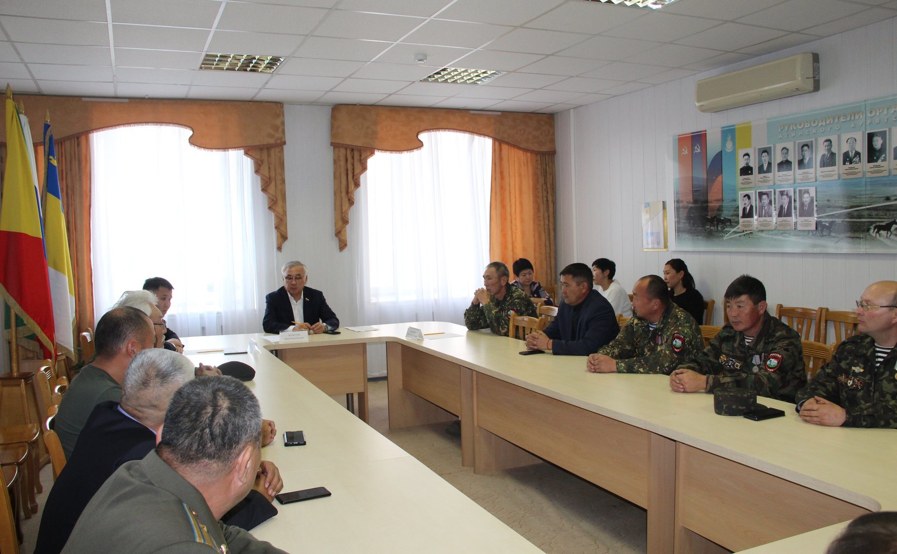 Баир Жамсуев в рамках работы в регионе встретился с представителями Агинского отделения Всероссийской общественной организации ветеранов «Боевое братство»