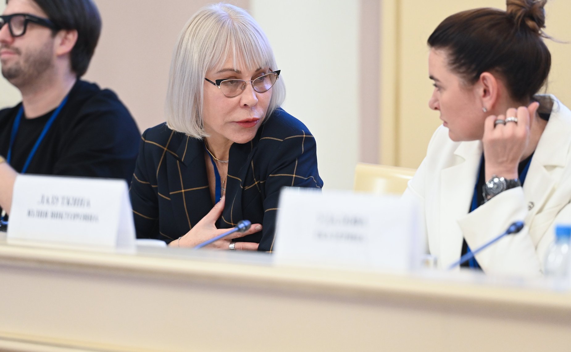 Круглый стол «Мода – это бизнес. Ключевые меры поддержки малого и среднего предпринимательства». III международный форум «Содружество моды»