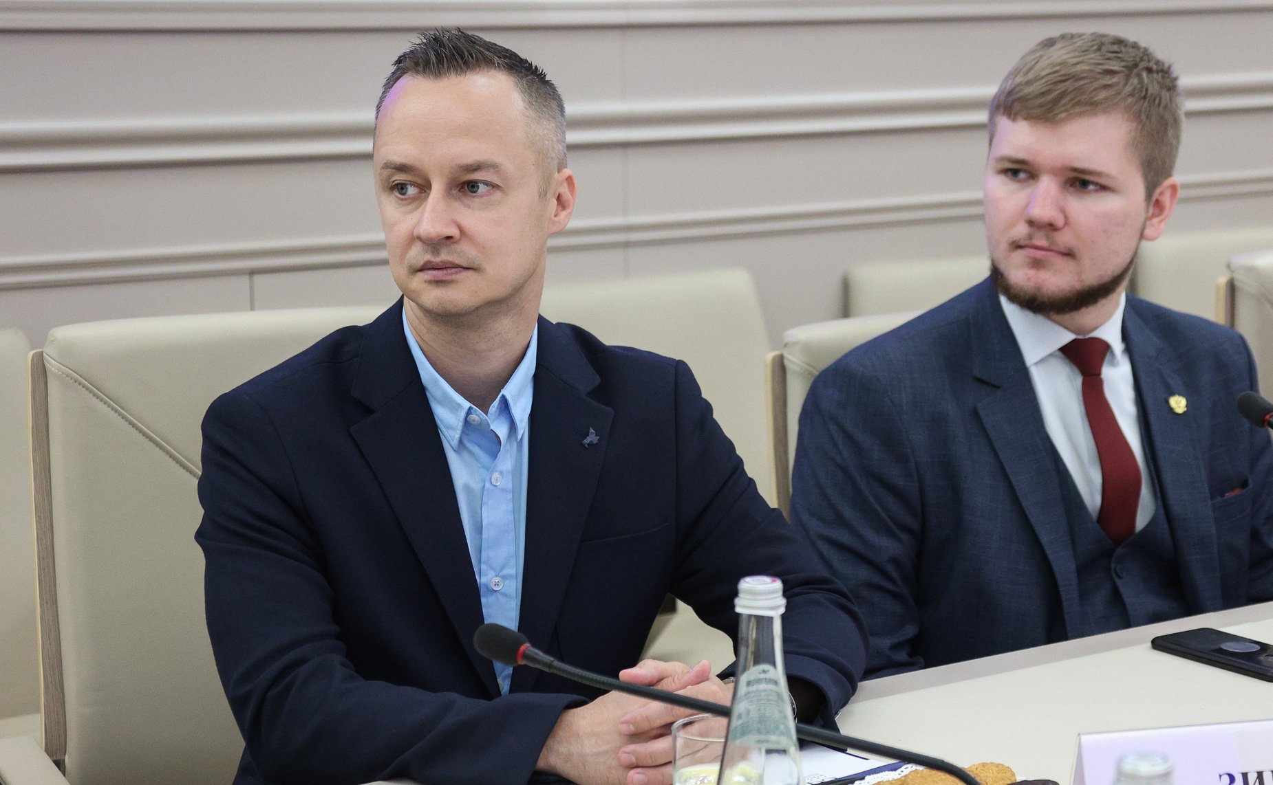 Встреча заместителя Председателя Совета Федерации Юрия Воробьева с членами Дискуссионного клуба Молодежного парламента Законодательного Собрания Вологодской области