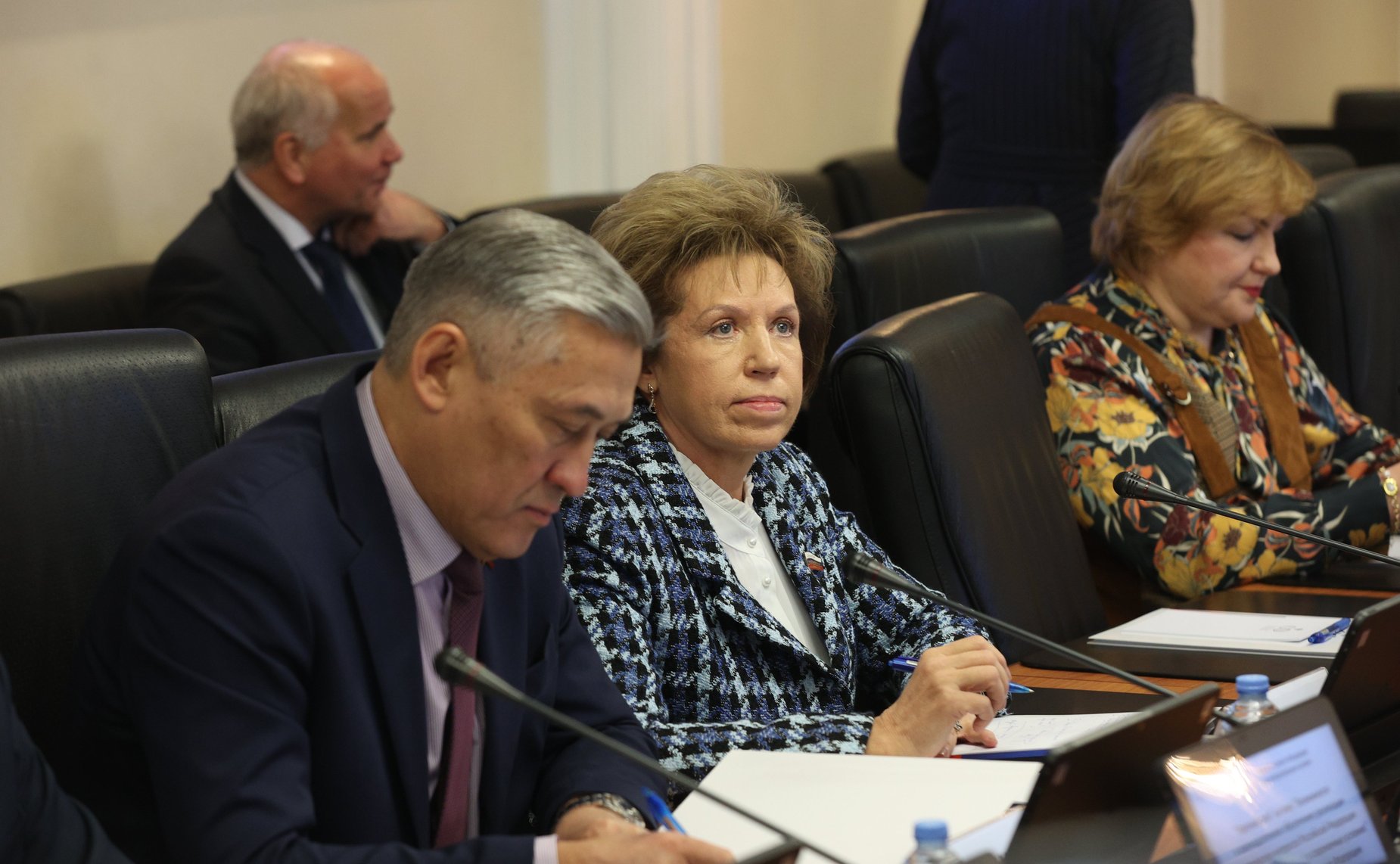 Круглый стол Комитета СФ по международным делам совместно с Комитетом СФ по экономической политике