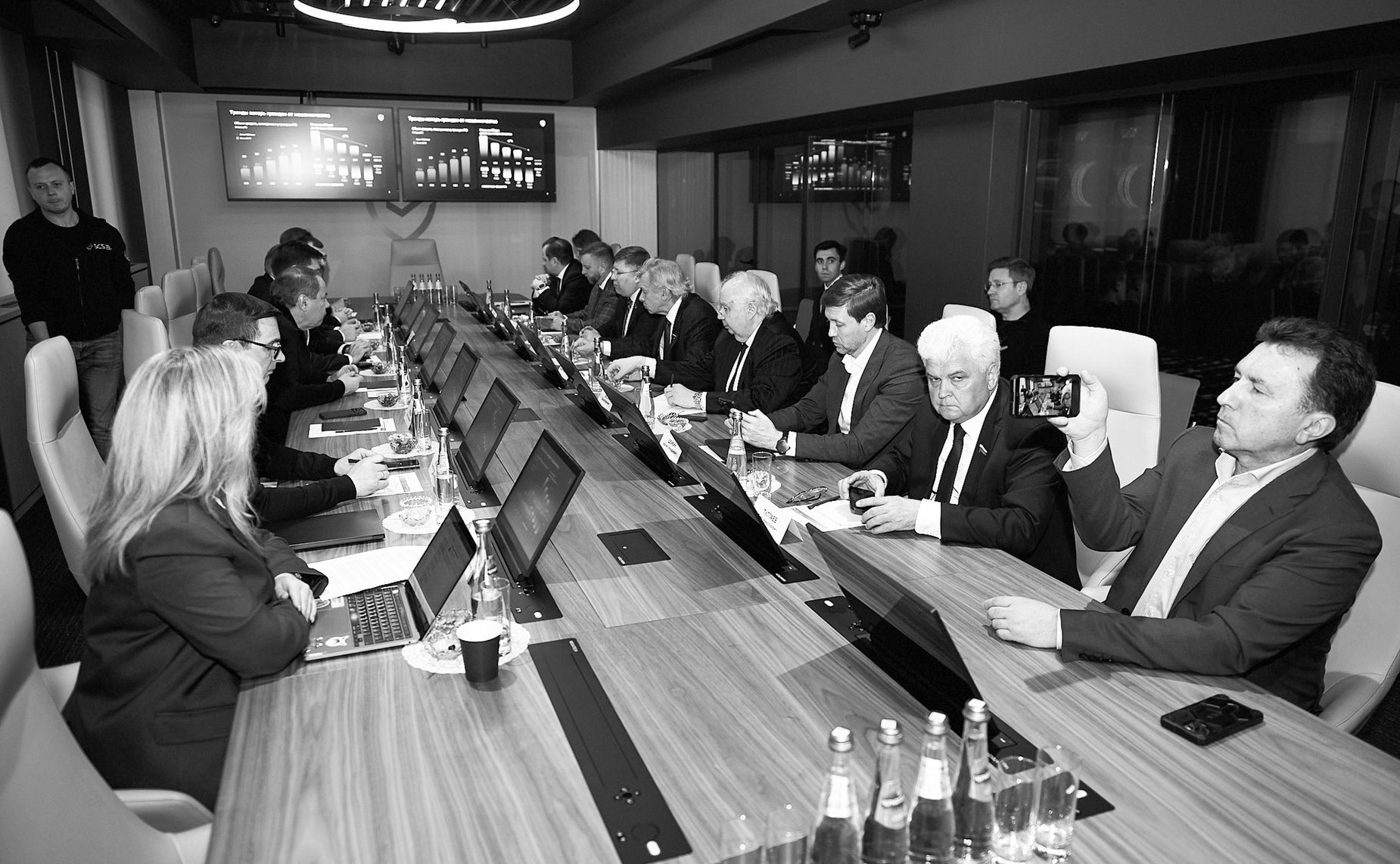 Члены Комиссии Совета Федерации по информационной политике и взаимодействию со СМИ обсудили меры по повышению эффективности борьбы с кибермошенничеством