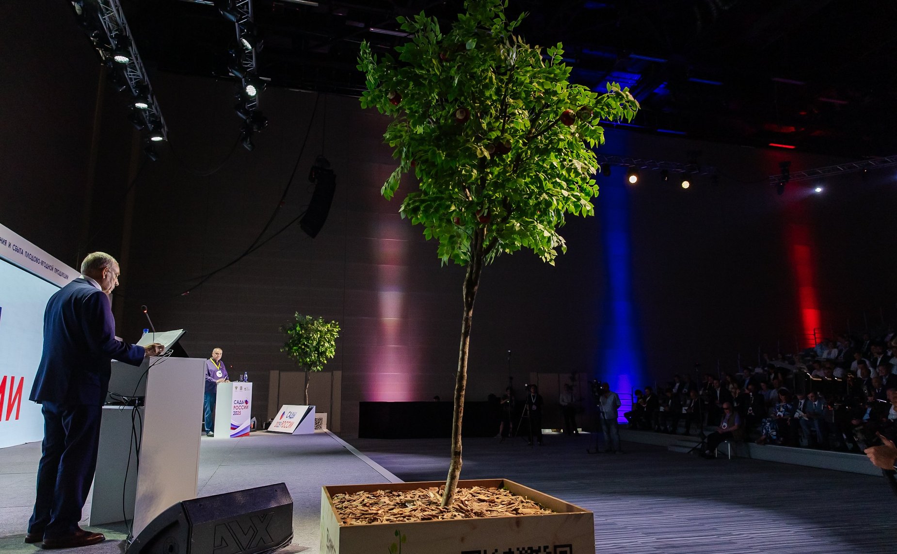 Сергей Митин принял участие в мероприятиях 7-й Международной выставки технологий выращивания, хранения и сбыта плодово-ягодной продукции «Сады России 2025»