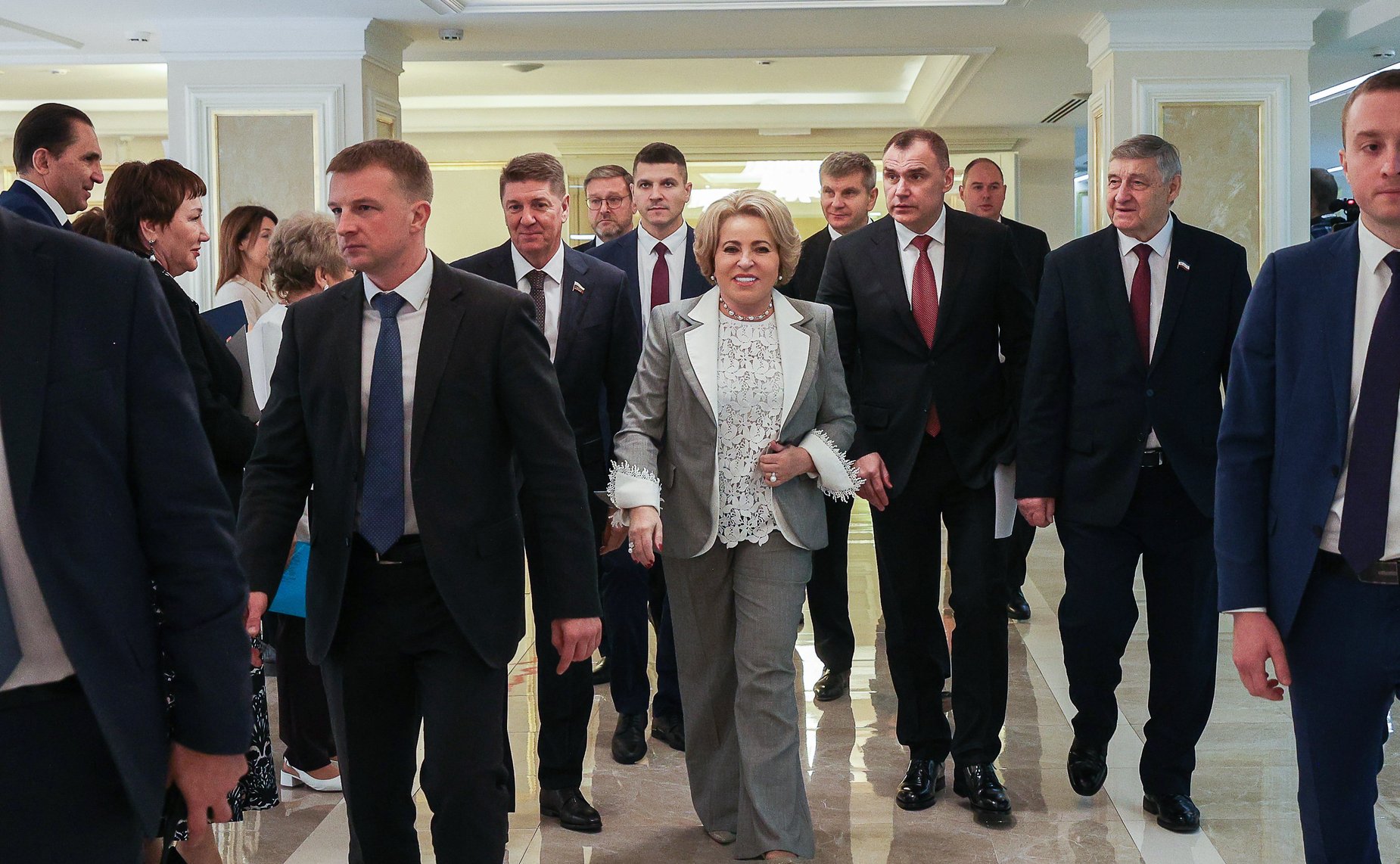 Валентина Матвиенко и Юрий Зайцев осмотрели выставку, посвященную культуре, истории и перспективным направлениям развития Республики Марий Эл