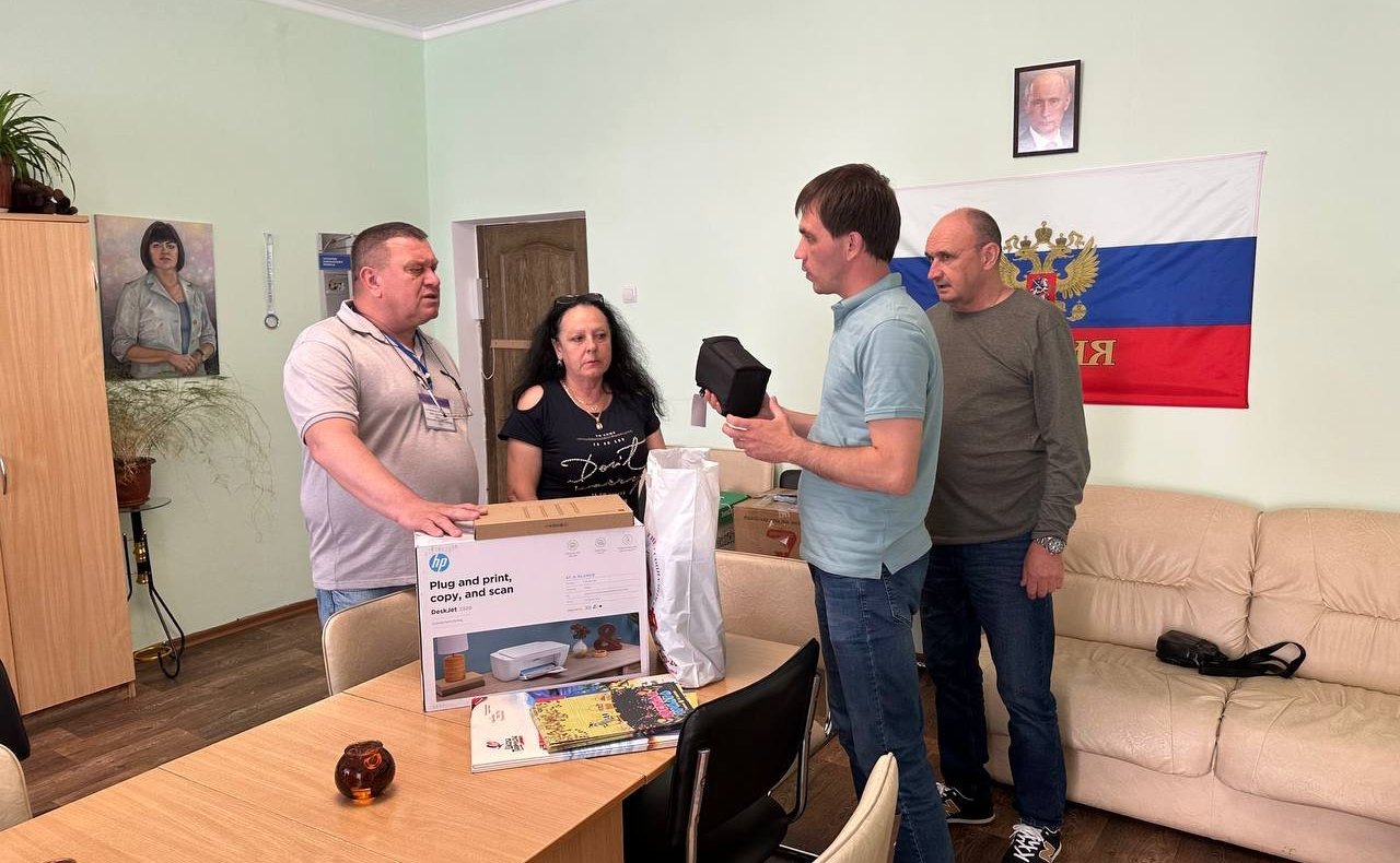 Айрат Гибатдинов передал подарки в детский дом-интернат Херсонской области