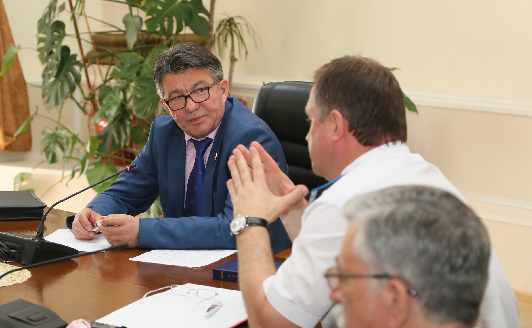 Комитет по обороне -9