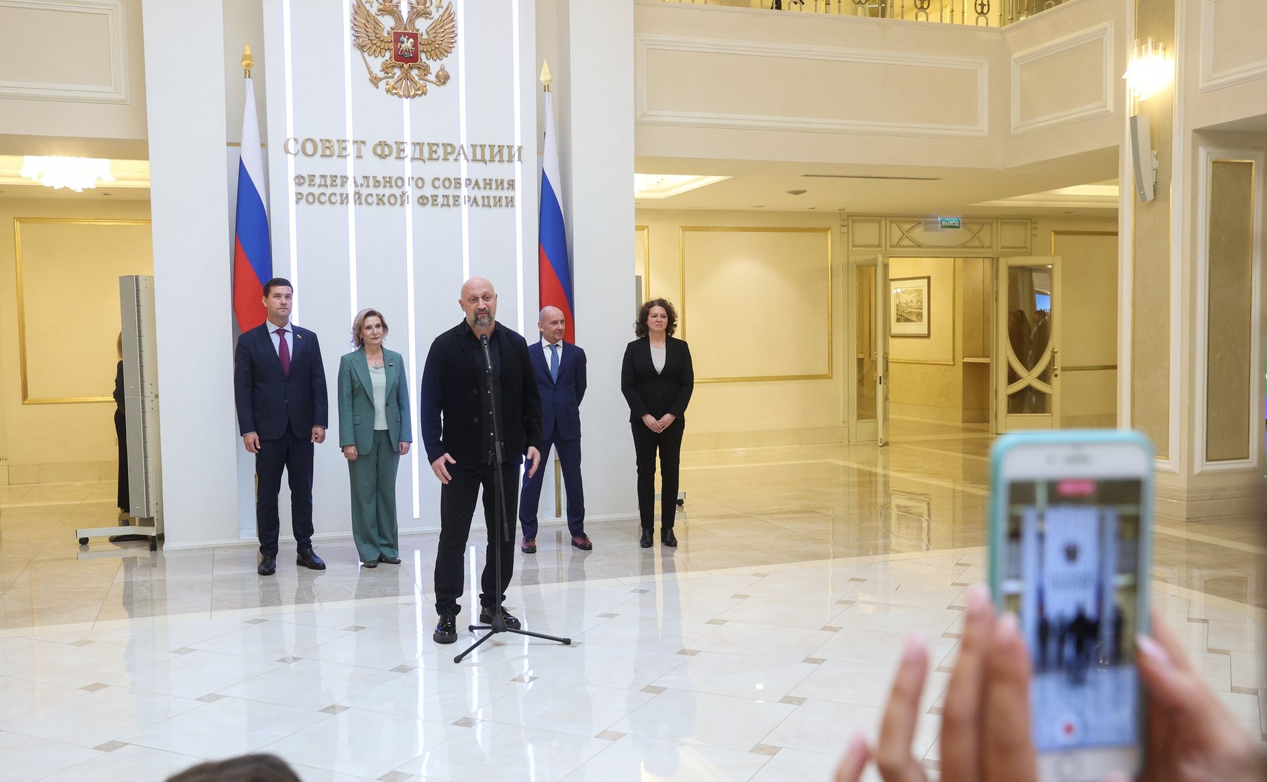 Инна Святенко и Андрей Чернышев поприветствовали в Совете Федерации детей, которые являются победителями и призёрами паралимпийских чемпионатов