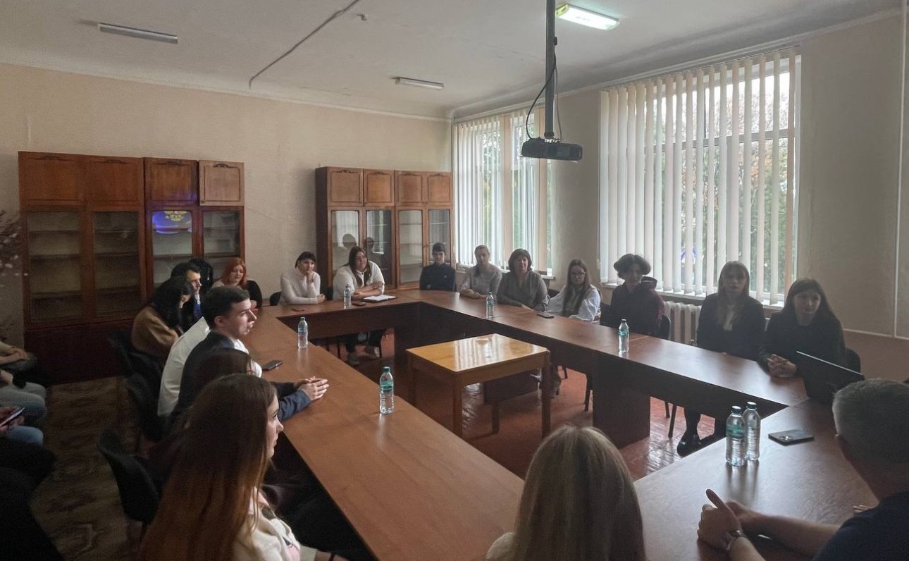 Игорь Кастюкевич провел серию встреч с педагогическим сообществом и школьниками