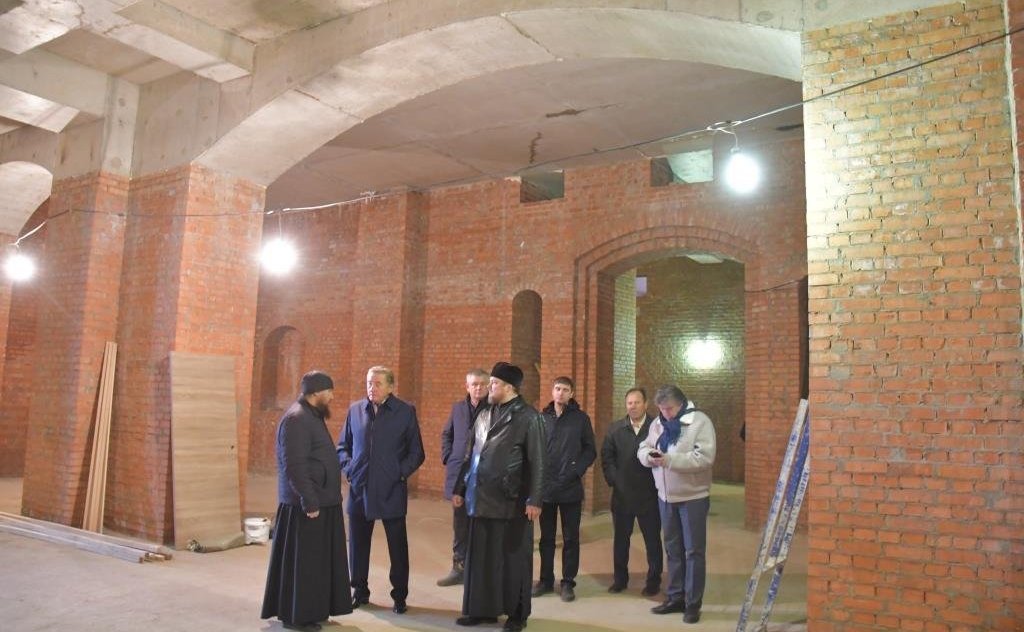 Сергей Лукин проинспектировал строительство храма в Воронеже