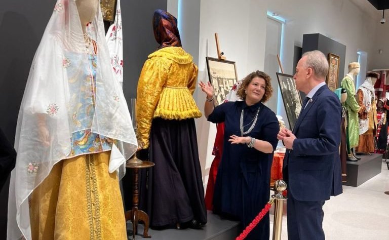 Александр Терентьев посетил уникальную выставку «Казанское Поволжье: образы народной культуры»