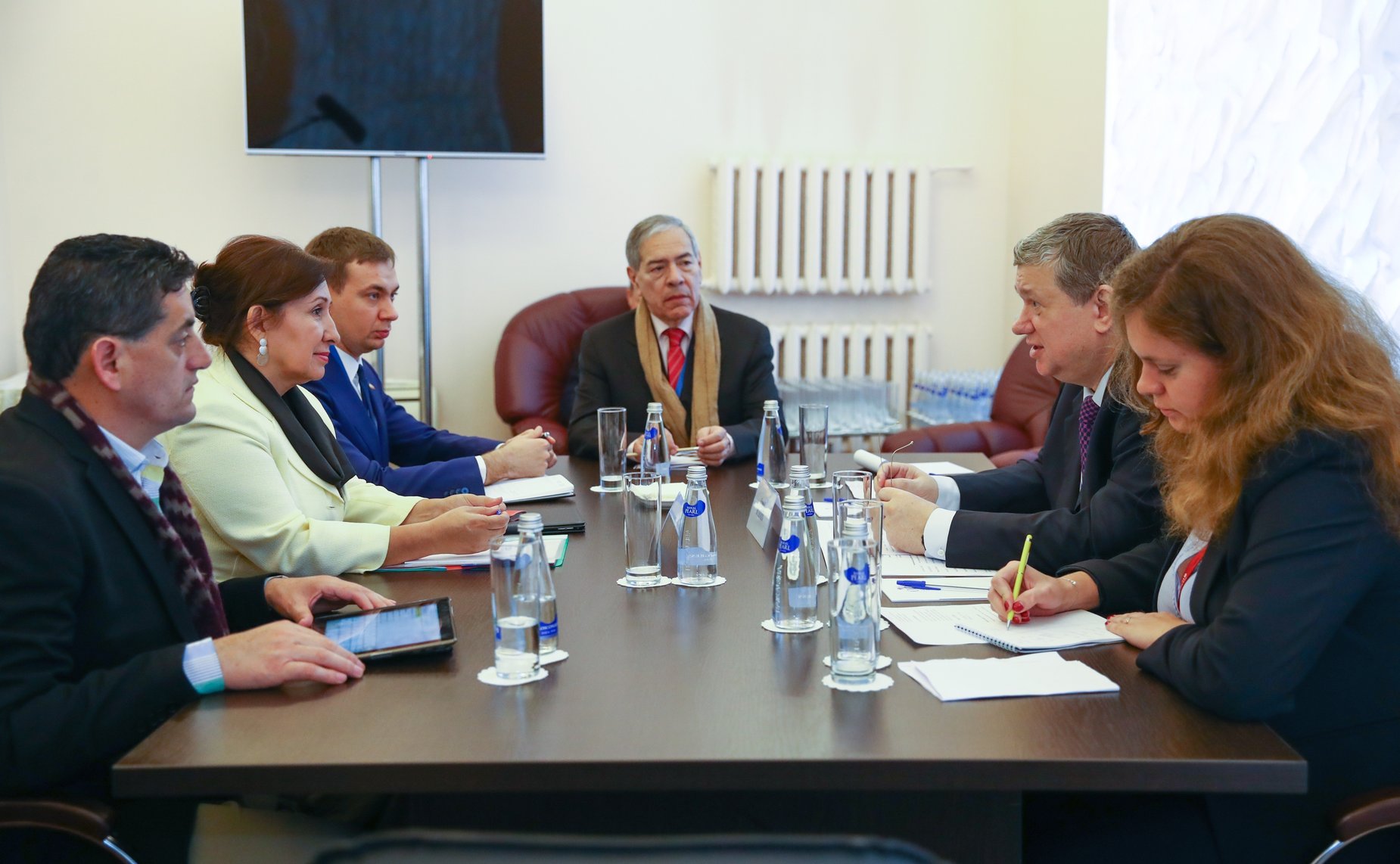 Встреча Е. Бушмина с главой эквадорской делегации, членом Национальной ассамблеи Эквадора Дорис Солис