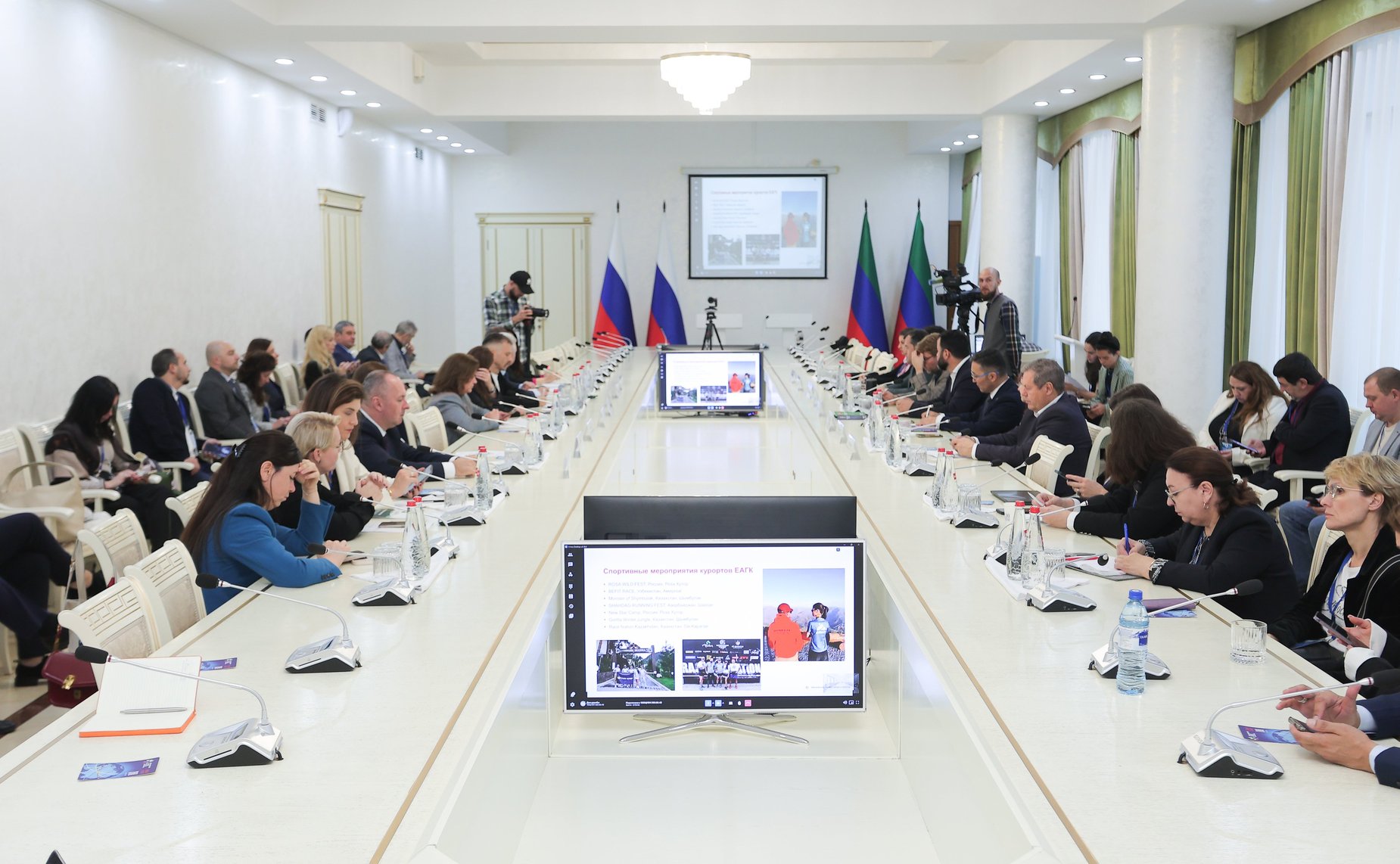 Ольга Щетинина приняла участие в круглом столе на тему «Межгосударственный горный маршрут» (автор: Пресс-служба Министерства экономики и территориального развития Республики Дагестан)