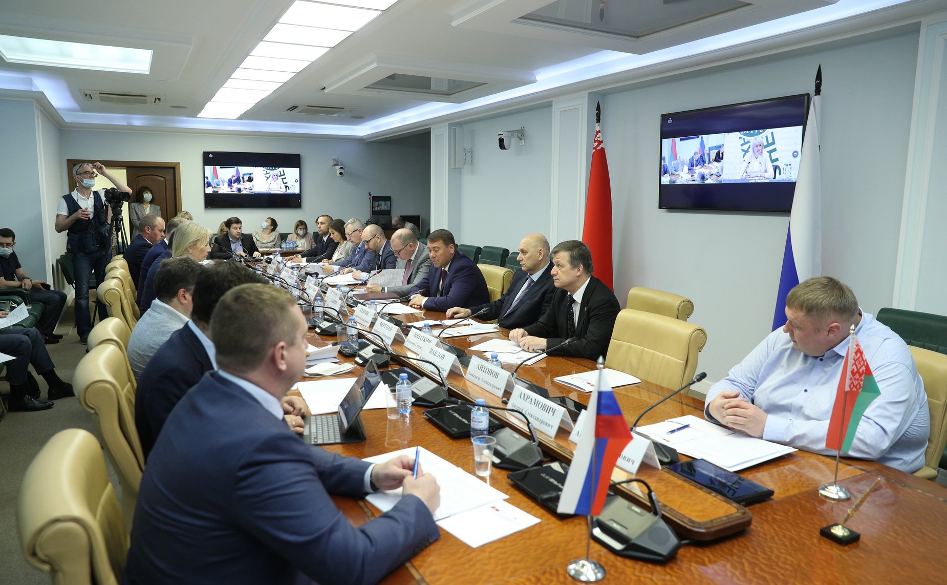 VIII Форум регионов России и Беларуси. Заседание секции 2 «Роль цифровизации в формировании единого научно-технологического пространства Союзного государства»