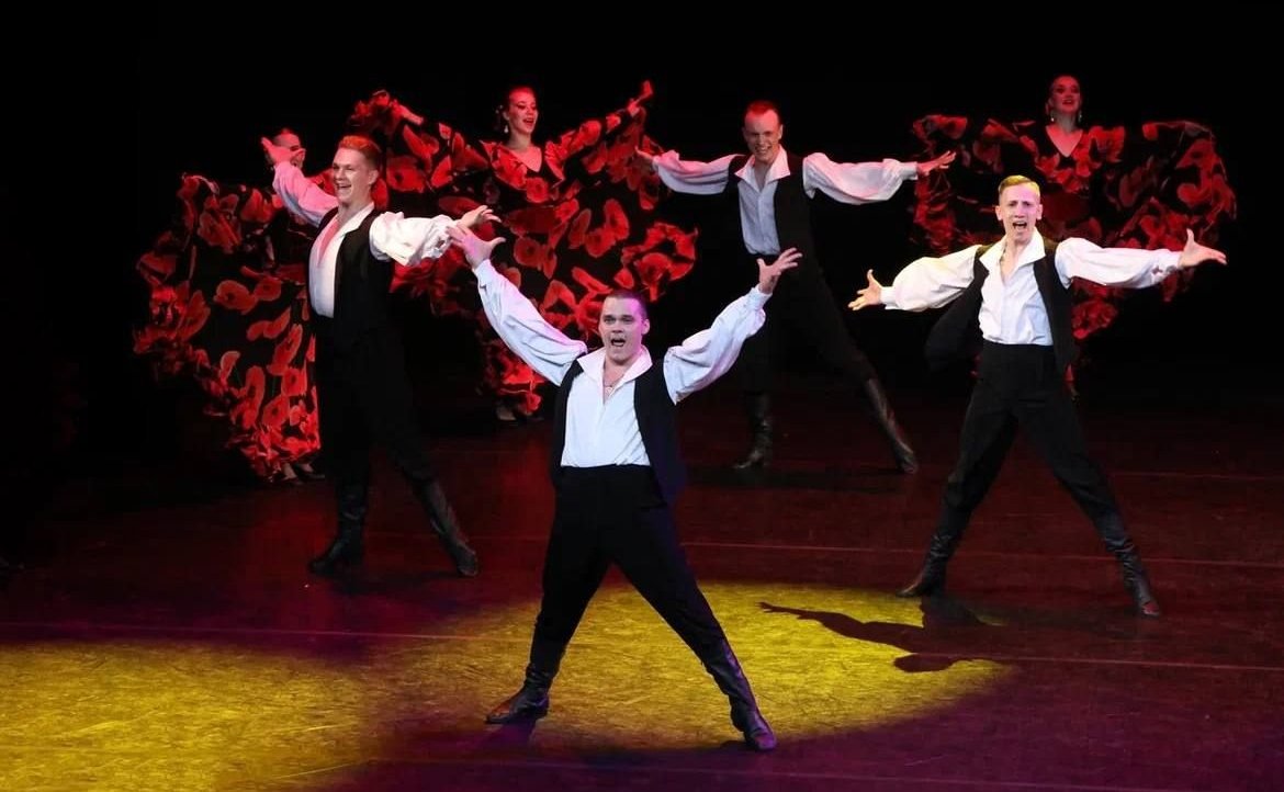 Екатерина Алтабаева приветствовала гостей на концерте Севастопольского академического театра танца имени Вадима Елизарова