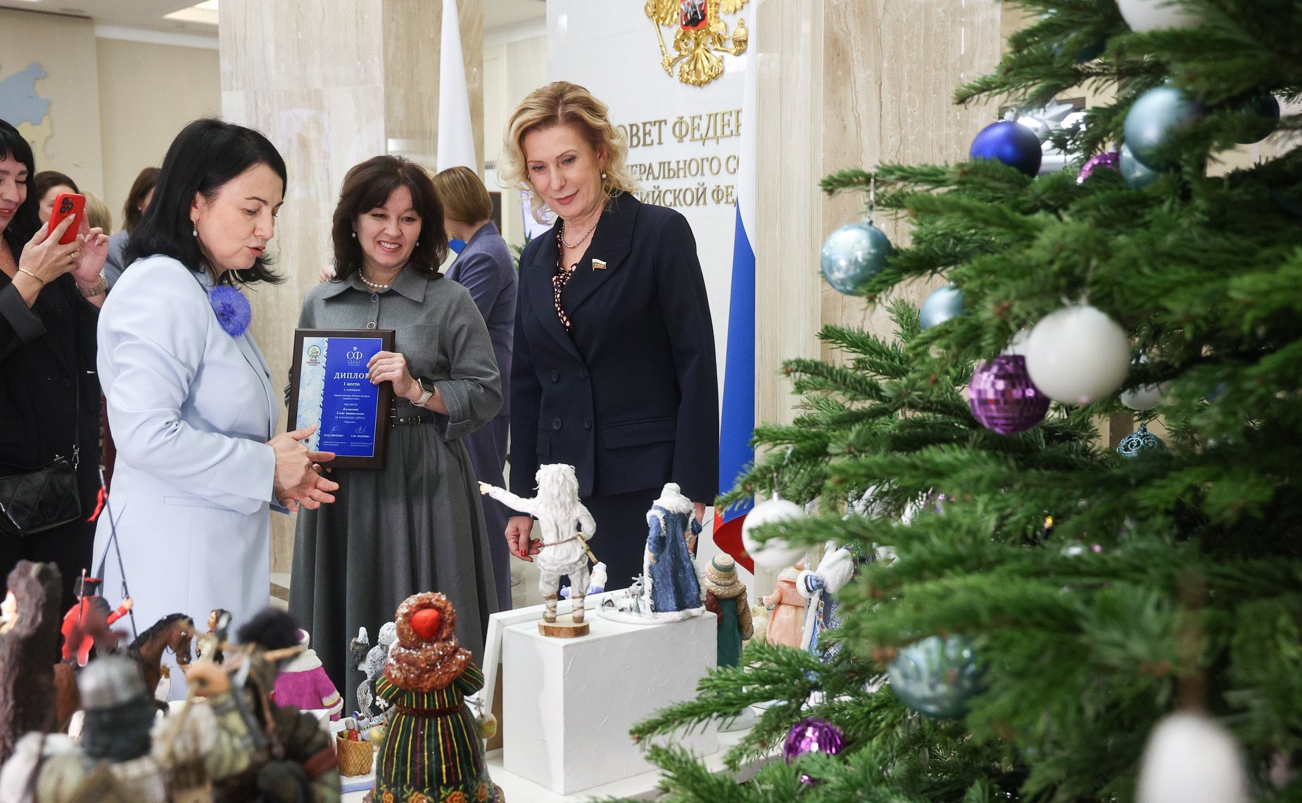 Торжественное открытие выставки лучших работ VII Всероссийского конкурса ватного мастерства «Россия многоликая: героический эпос», приуроченного к Году защитника Отечества в России, и награждение победителей конкурса