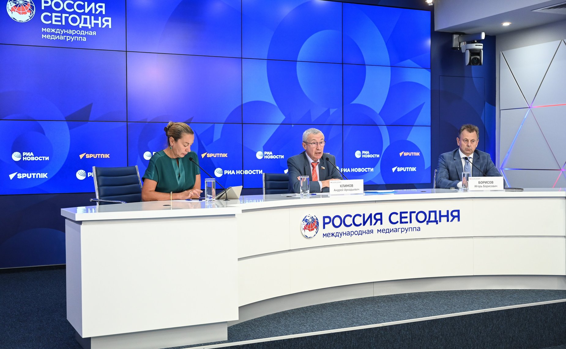 Андрей Климов провел брифинг на тему «Внешние угрозы российскому суверенитету в период избирательной кампании и Единый день голосования 2022 г.»